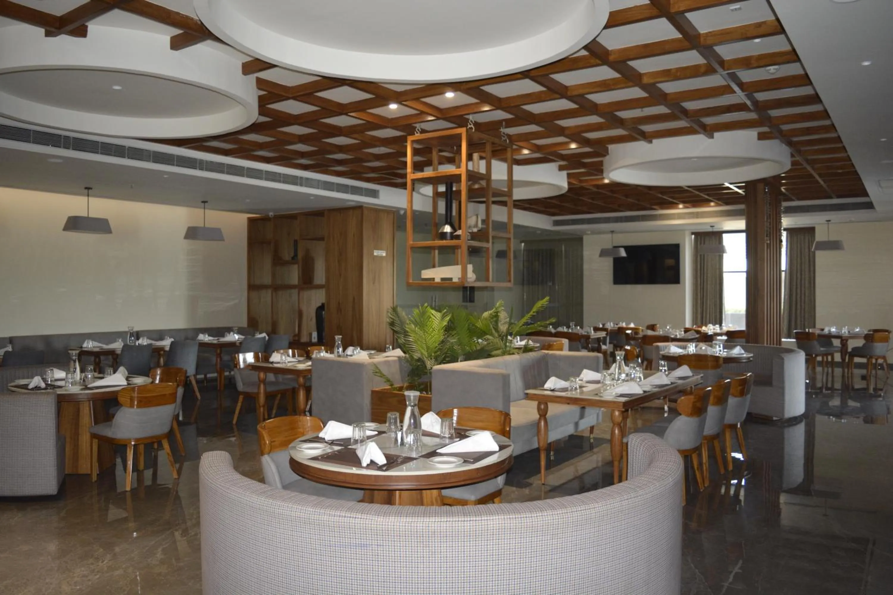 Restaurant/places to eat in Sayaji Morbi