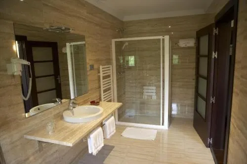 Bathroom in Euba Hotel