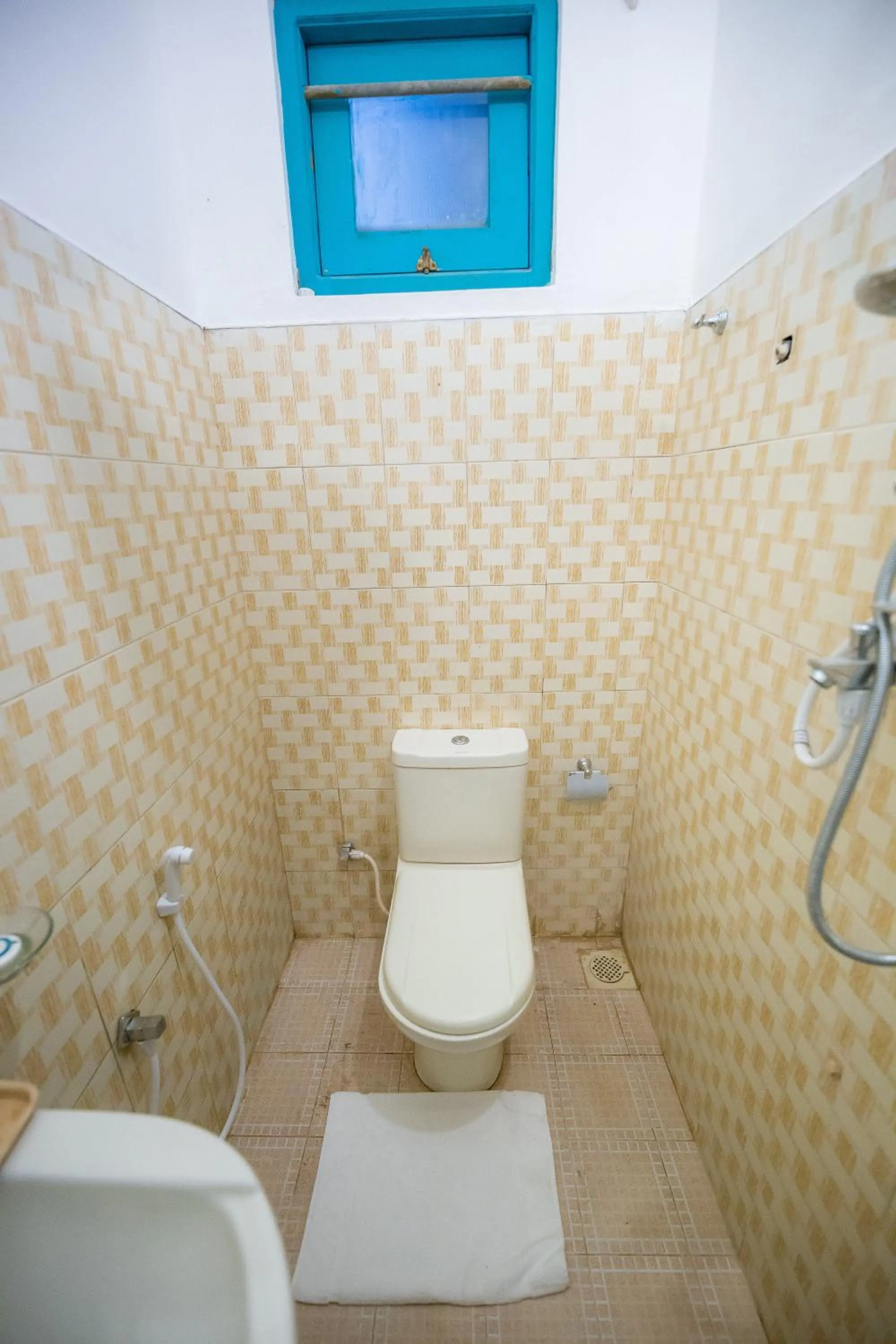 Toilet in Moi Galle Fort by DBI