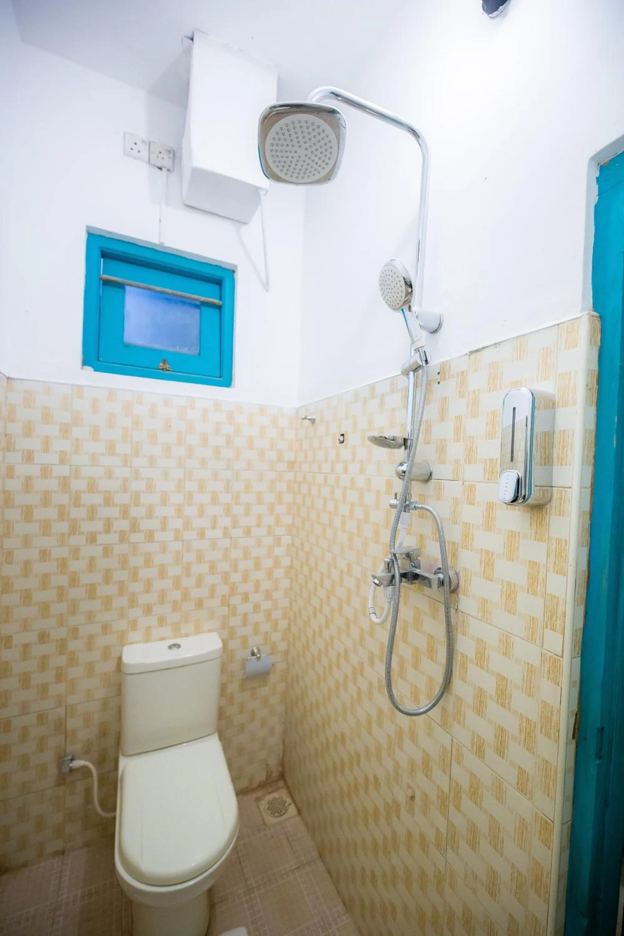 Shower in Moi Galle Fort by DBI
