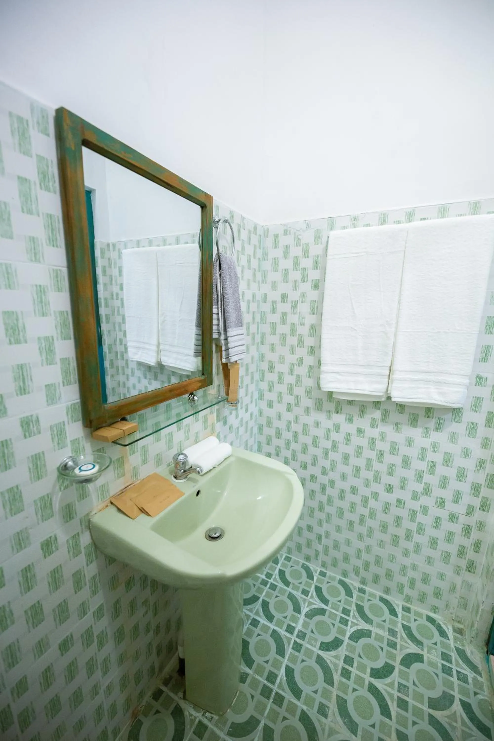 Bathroom in Moi Galle Fort by DBI