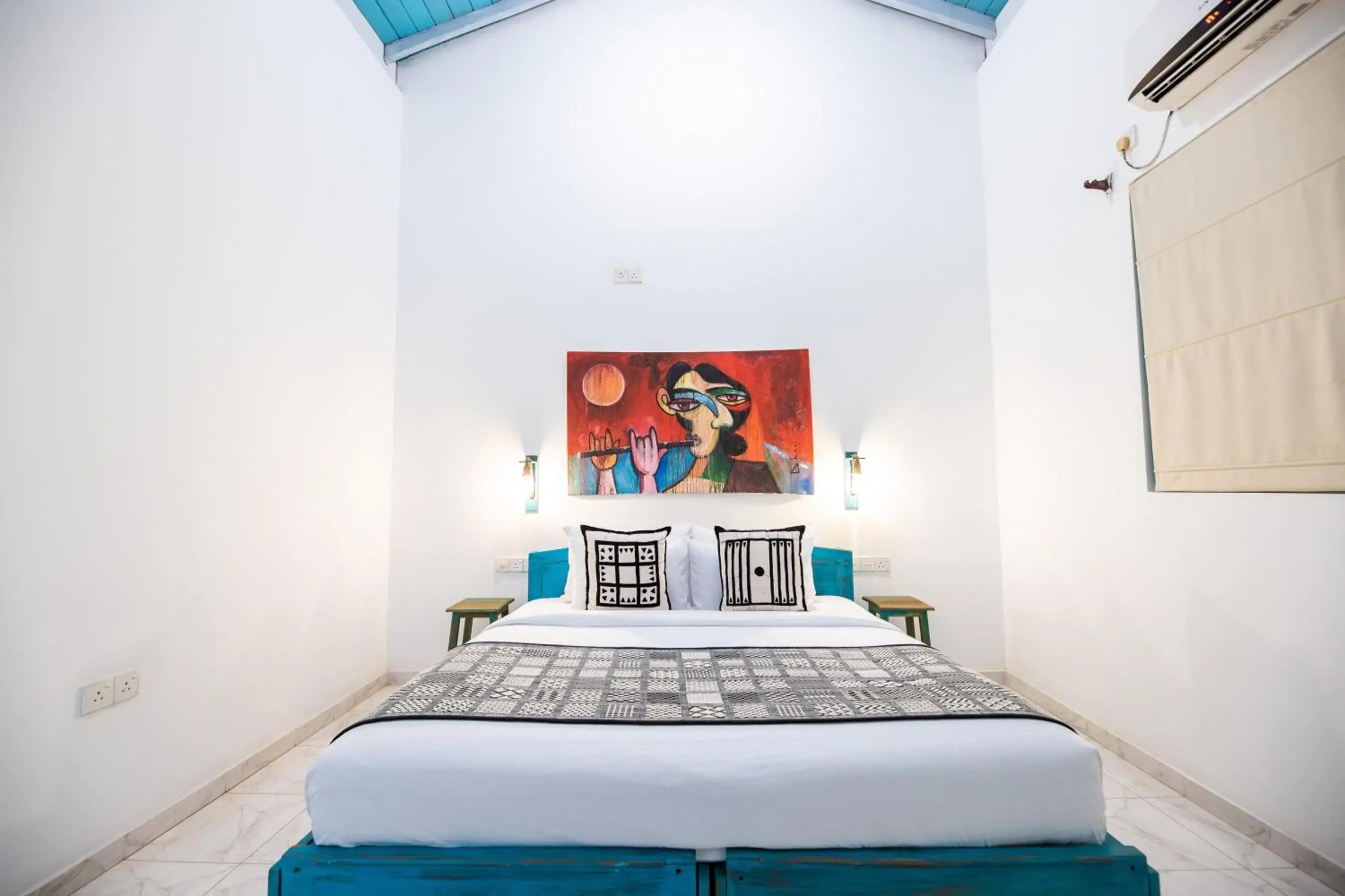 Photo of the whole room, Bed in Moi Galle Fort by DBI Photo of the whole room, Bed in Moi Galle Fort by DBI