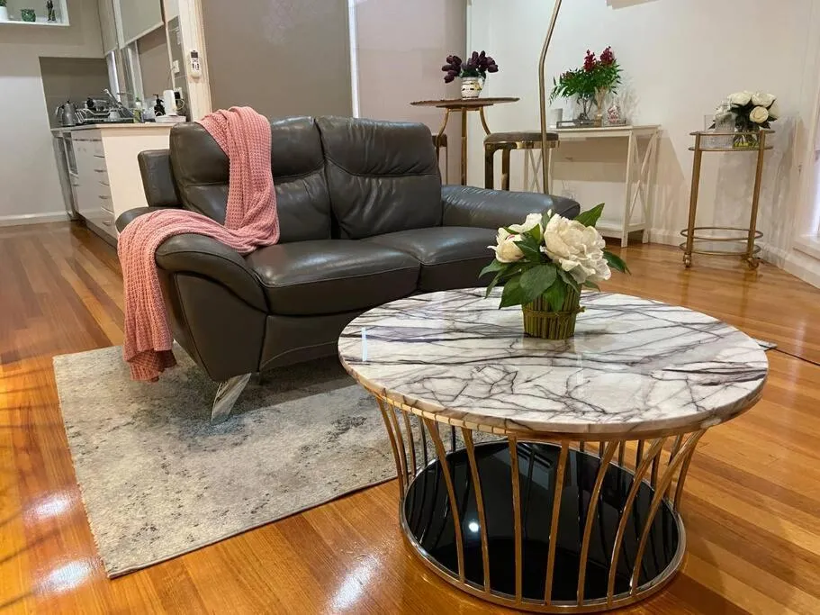 Design/bright/cosy townhouse between airport &city