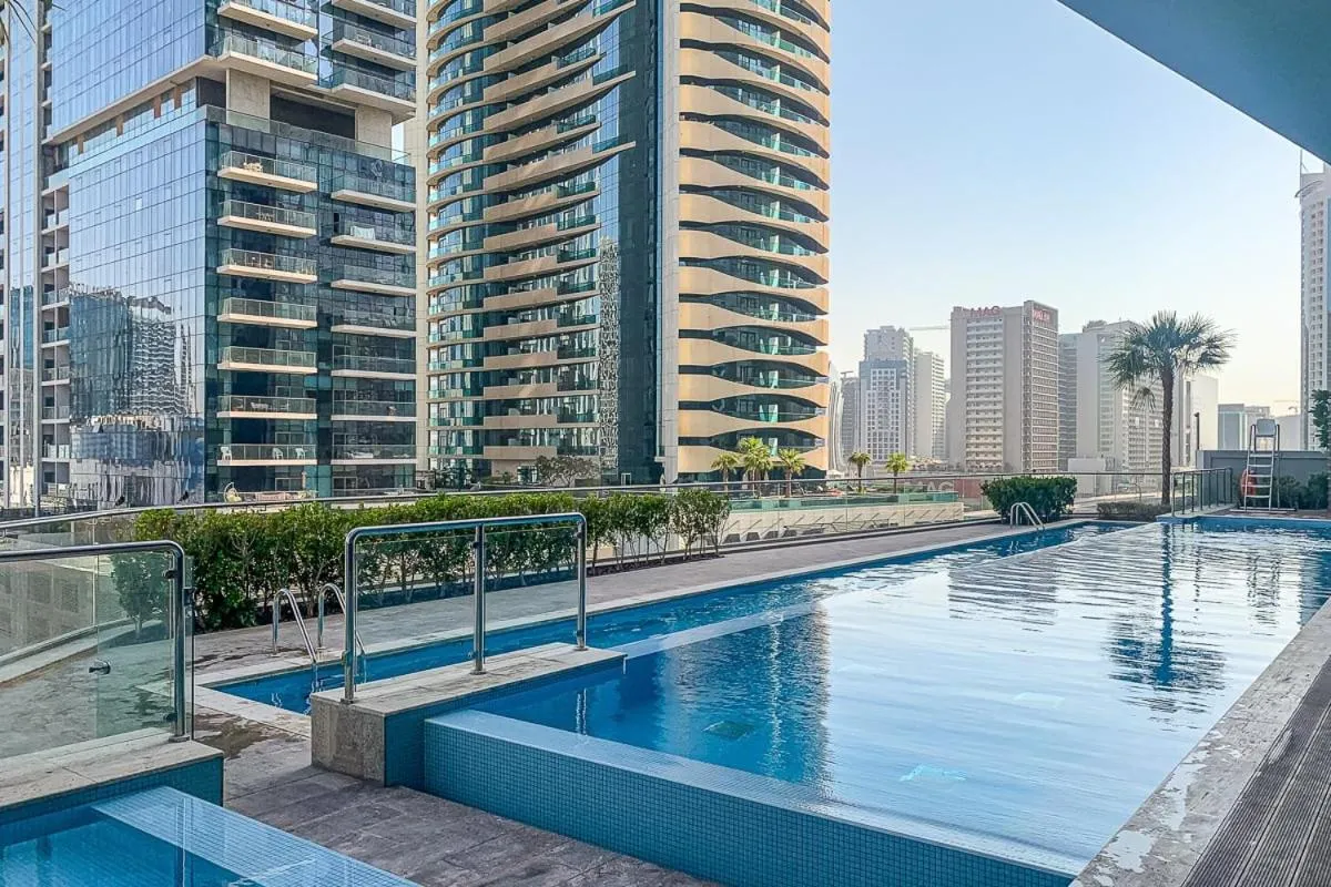 Swimming pool in Frank Porter - RP Heights