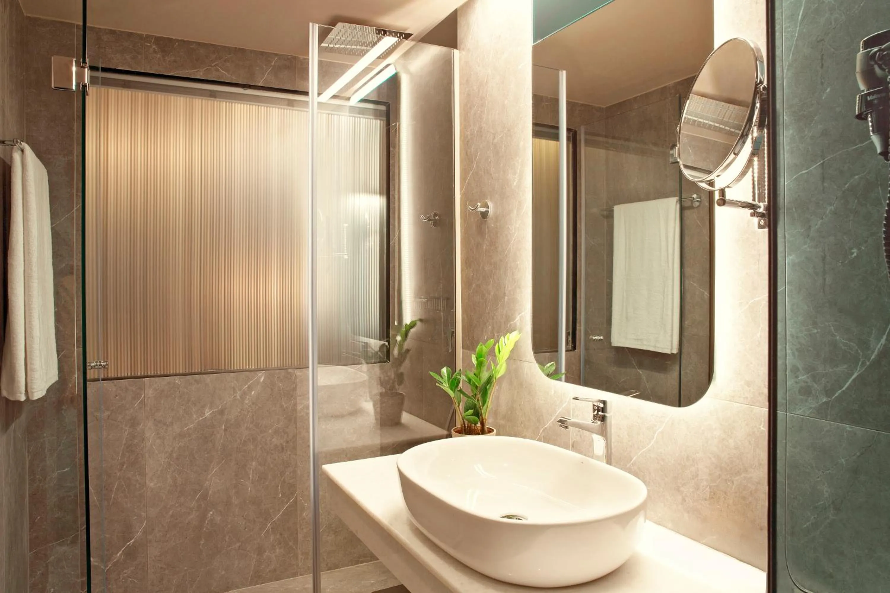 Zeus Essence Athens Central, former Athens Key