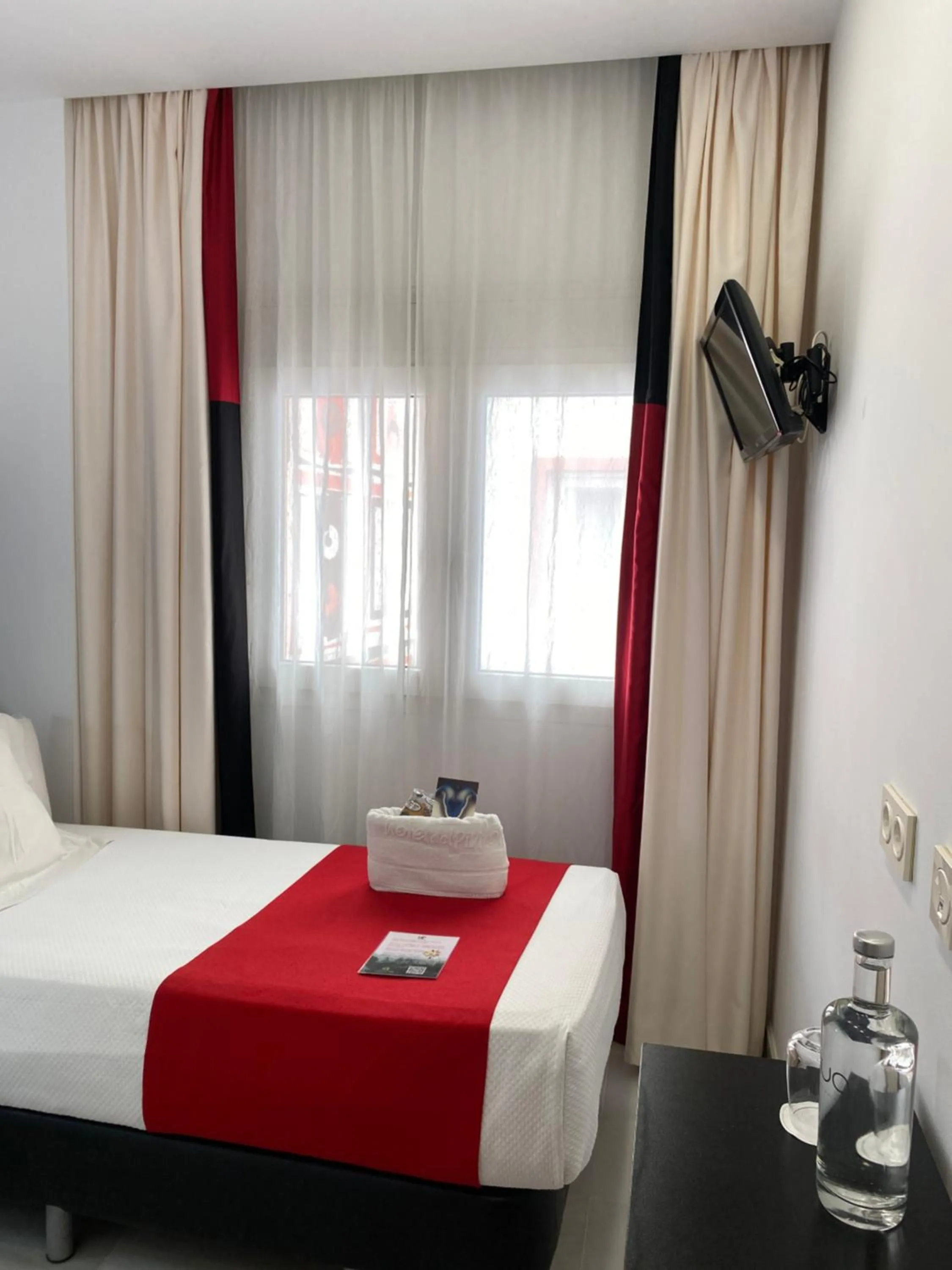 Bed in Hotel Del Pintor