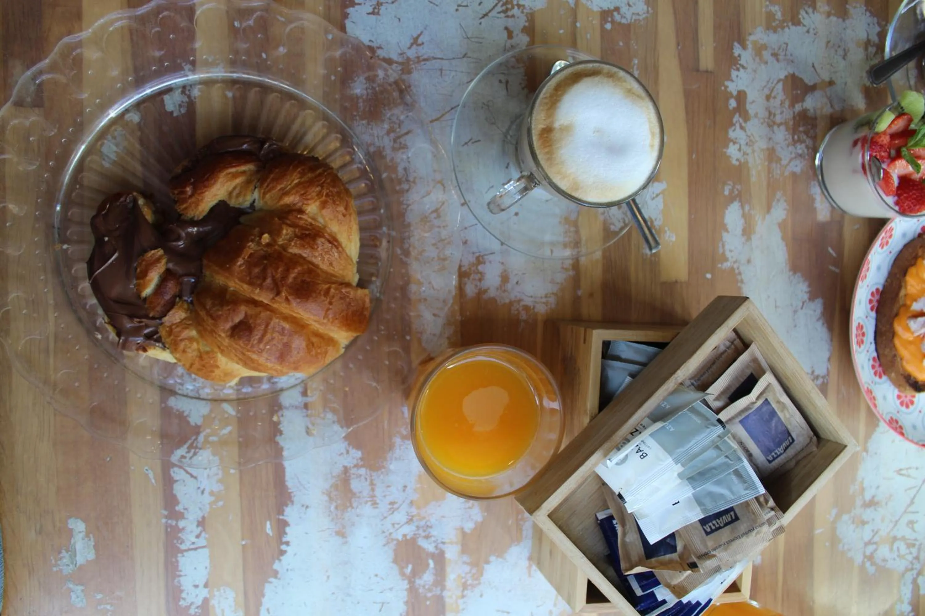 Food and drinks in Hotel Del Pintor