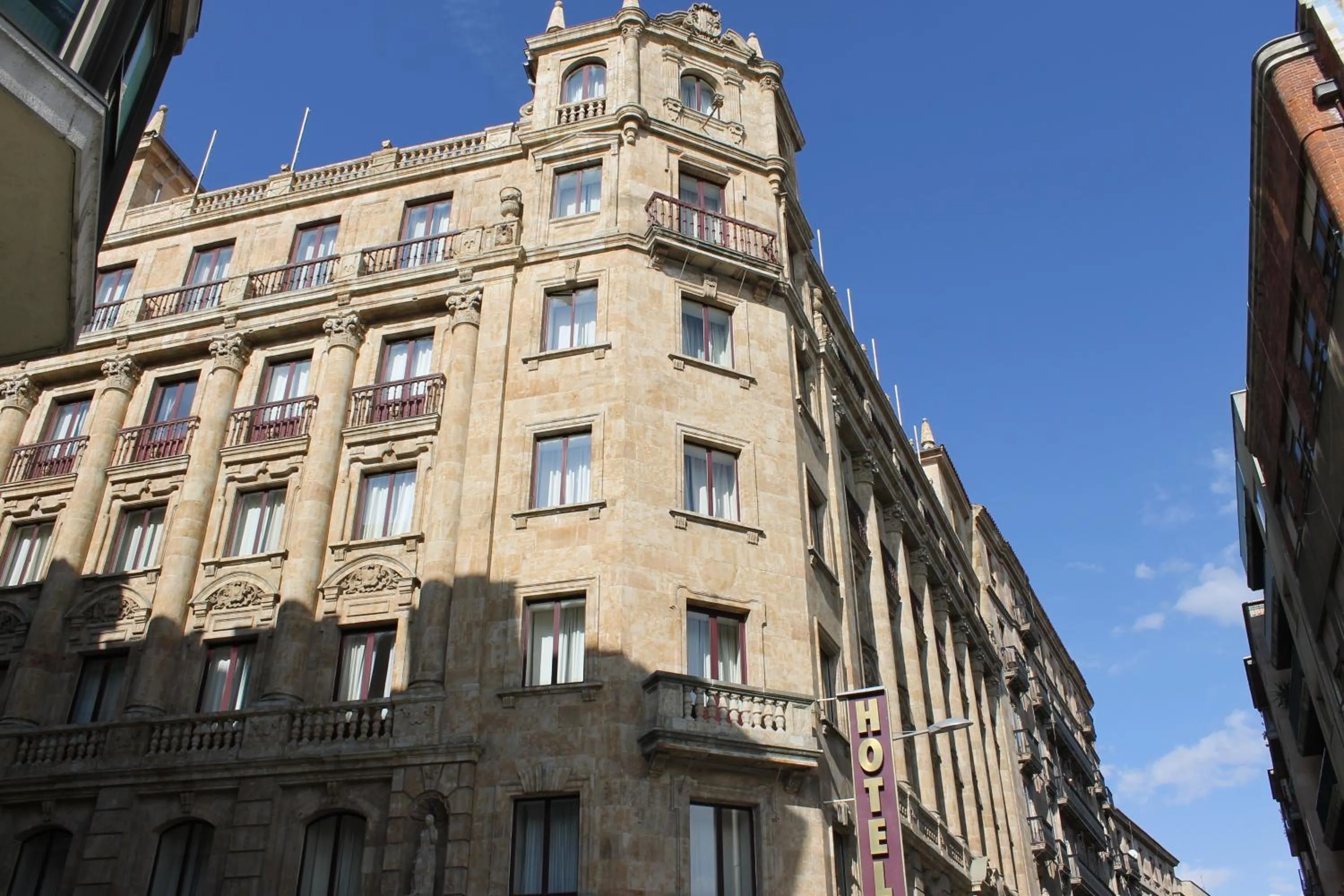 Facade/entrance in Hotel Monterrey