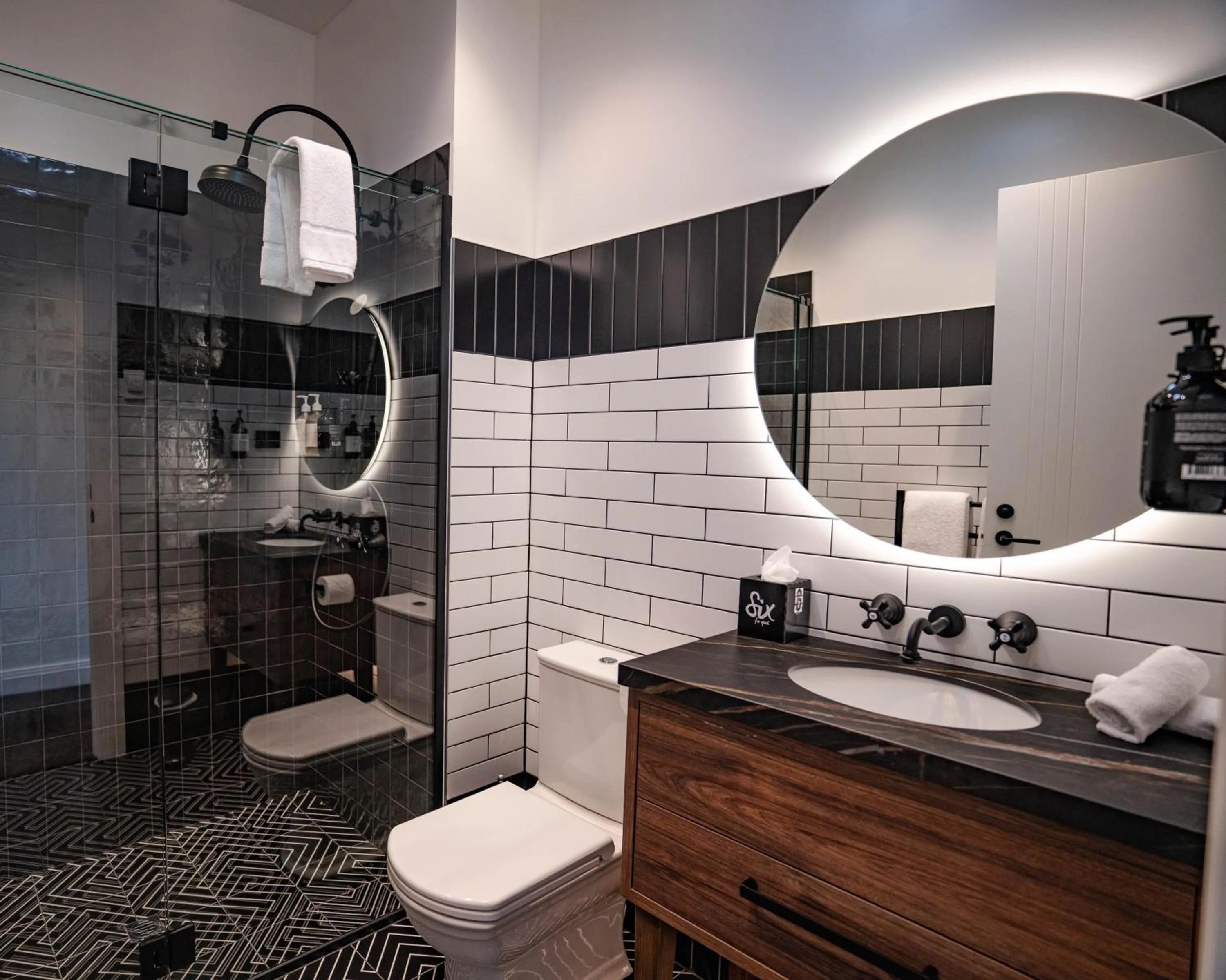 Bathroom in TRYP by Wyndham Wellington, Tory Street