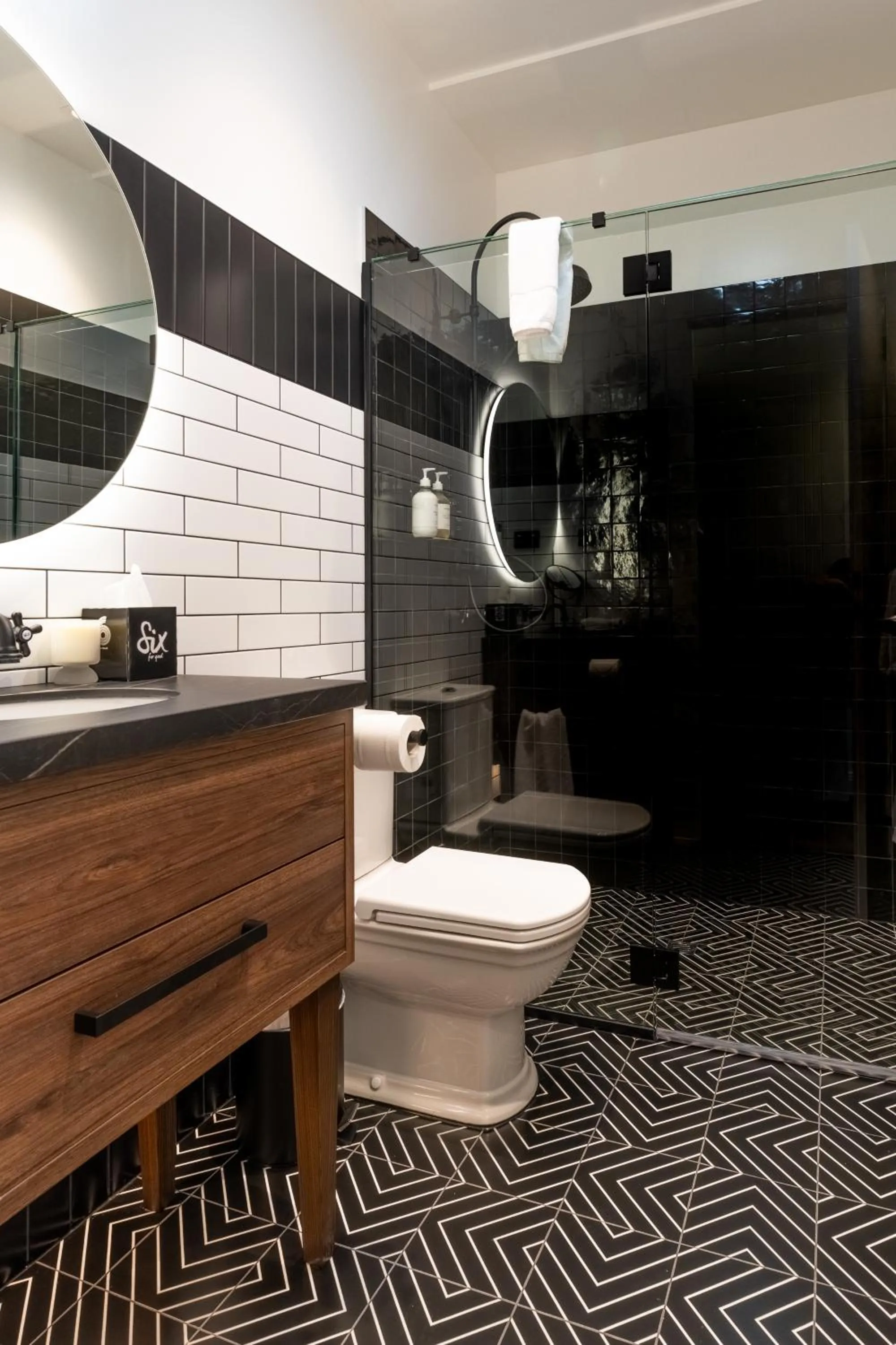 Shower in TRYP by Wyndham Wellington, Tory Street