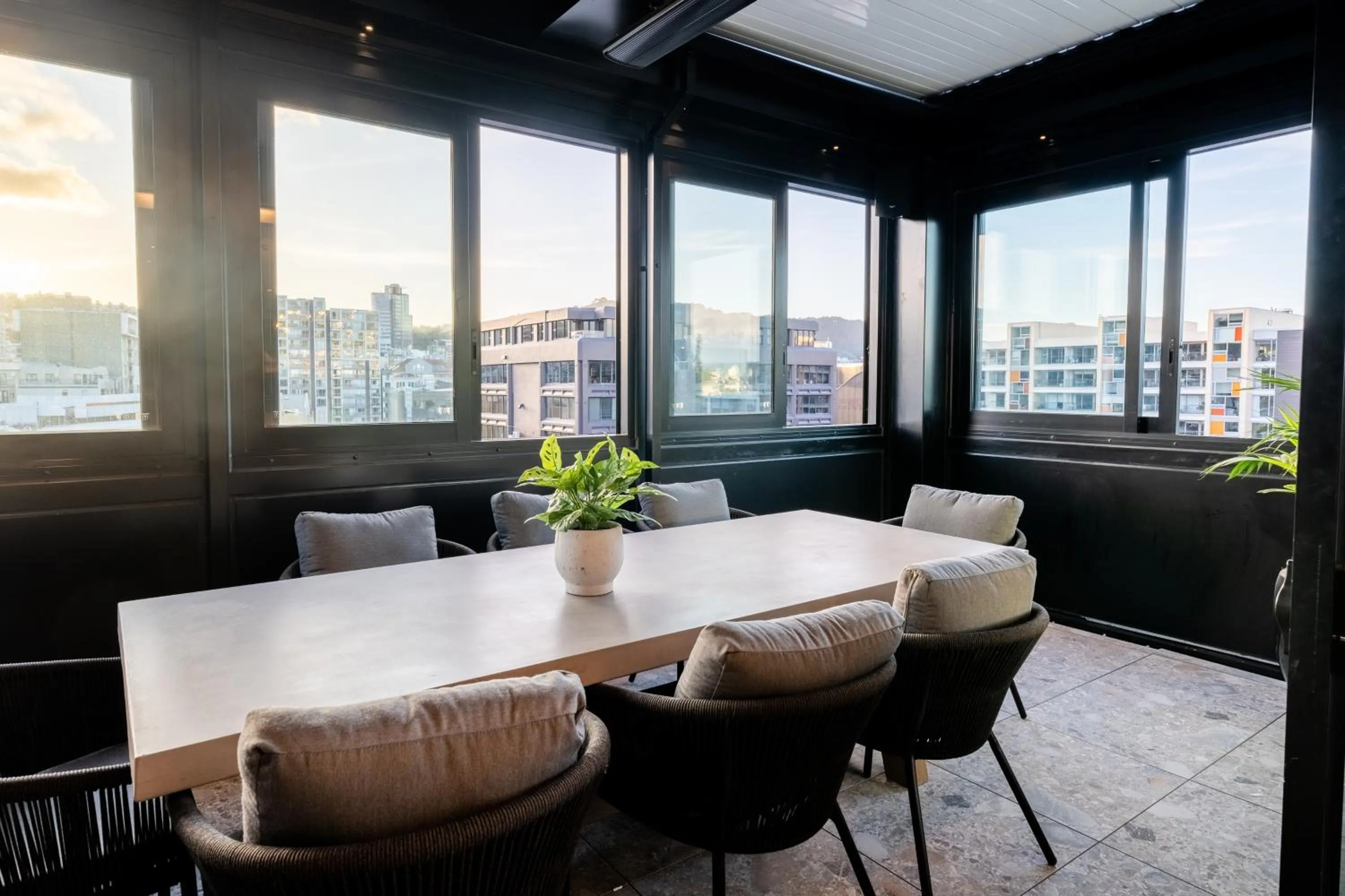 Dining area in TRYP by Wyndham Wellington, Tory Street