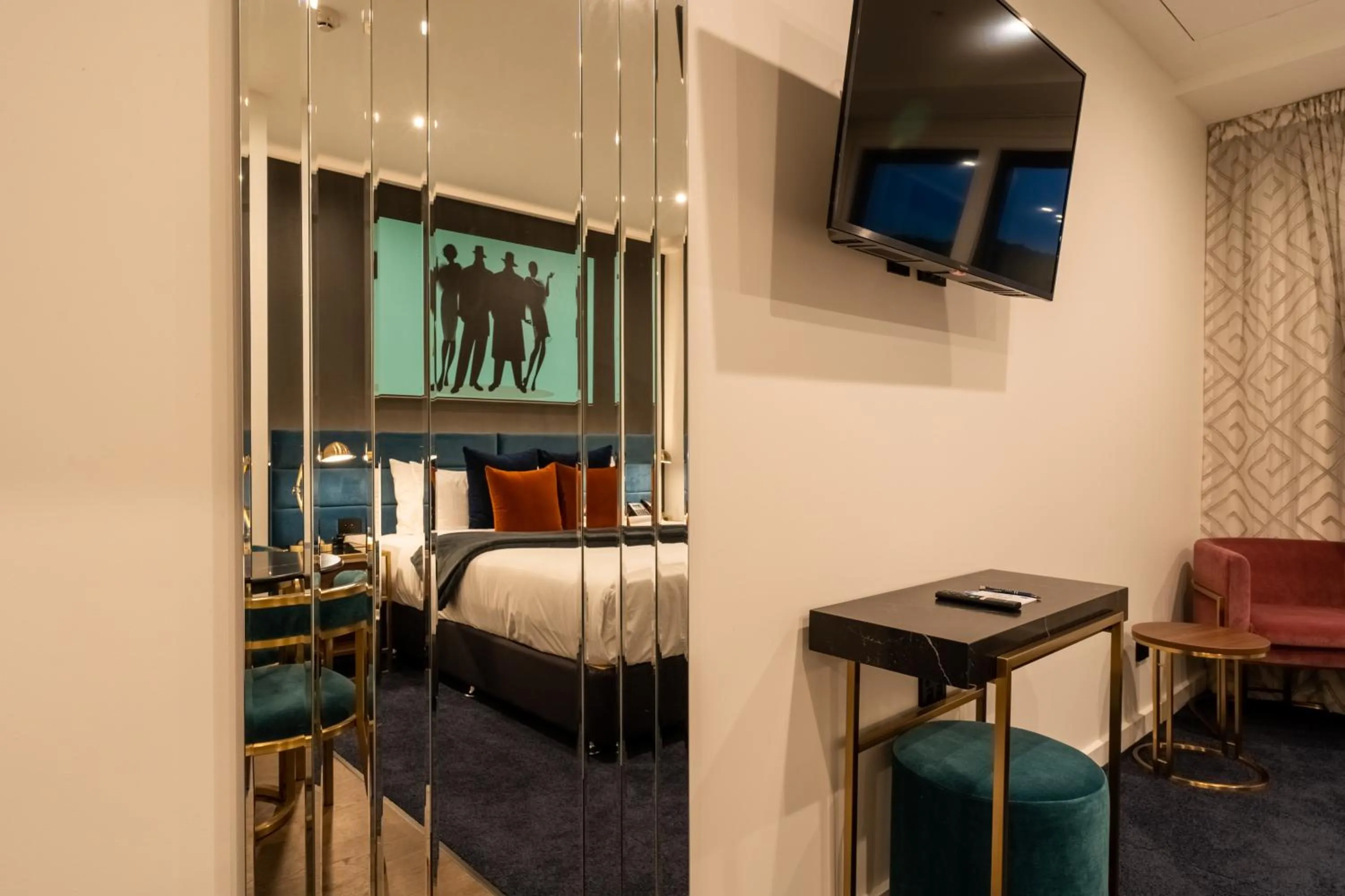 Bedroom, Bed in TRYP by Wyndham Wellington, Tory Street