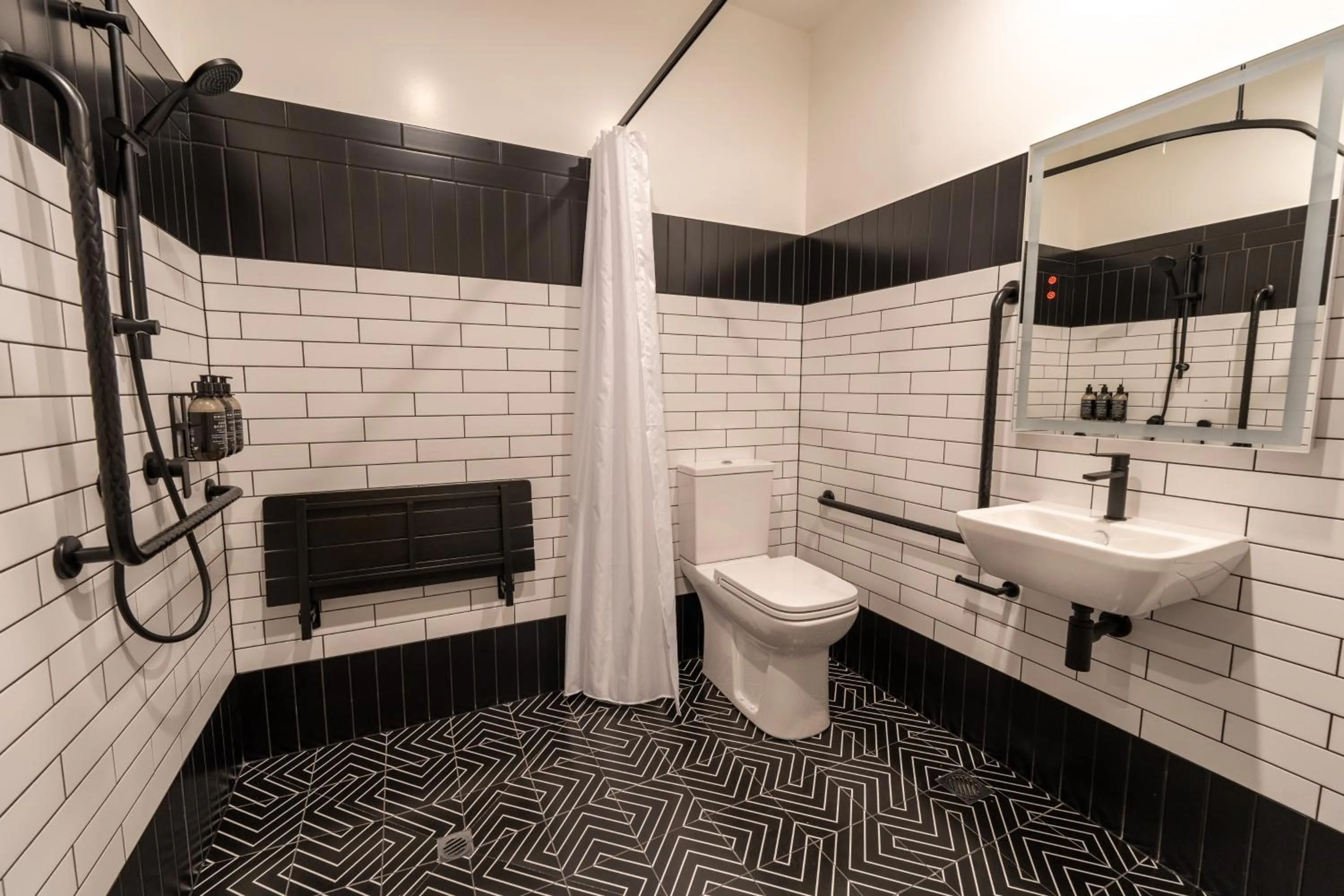 Bathroom in TRYP by Wyndham Wellington, Tory Street