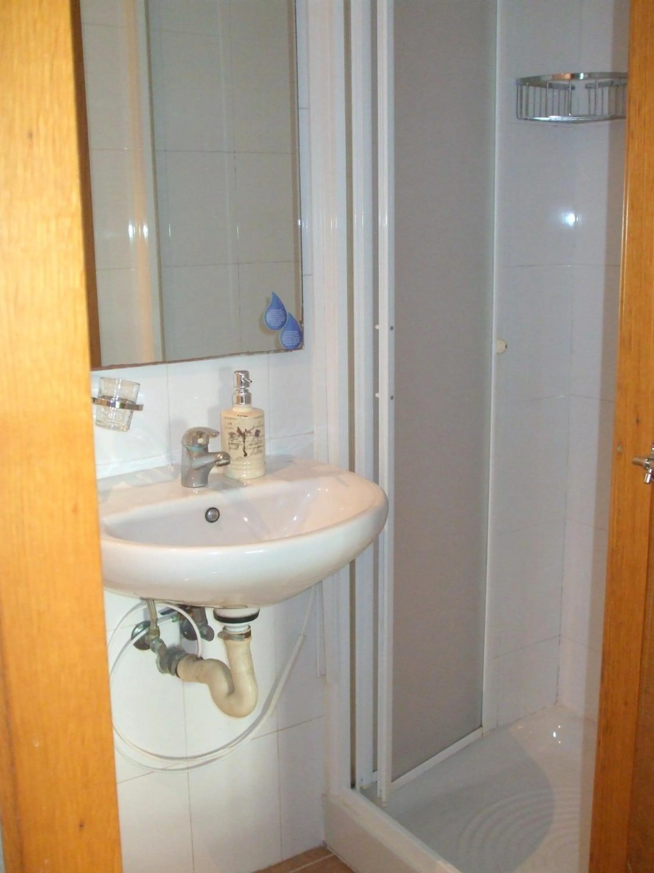 Shower in Hostal Felipe 2