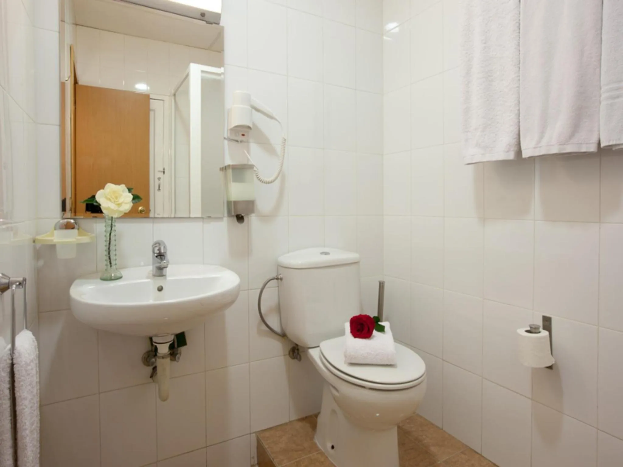 Shower in Hostal Felipe 2