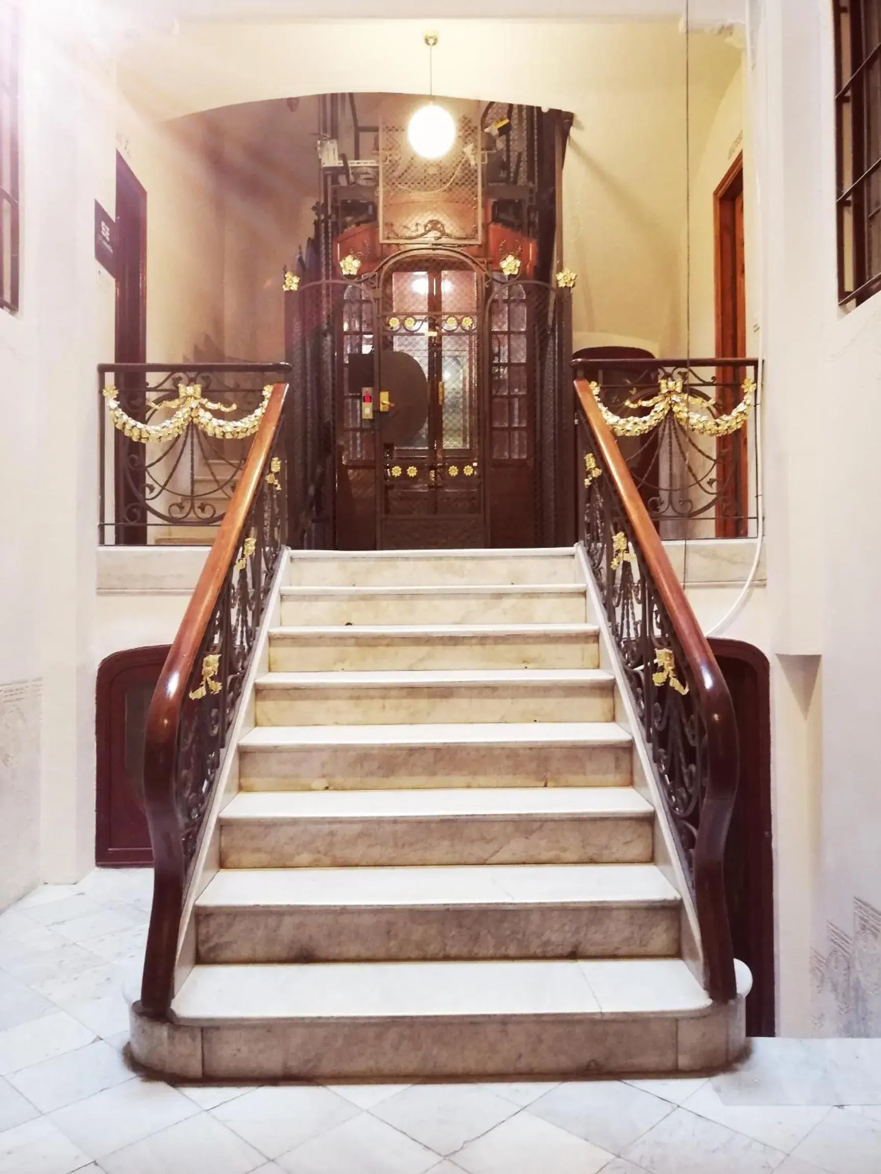 Property building in Hostal Felipe 2 Property building in Hostal Felipe 2