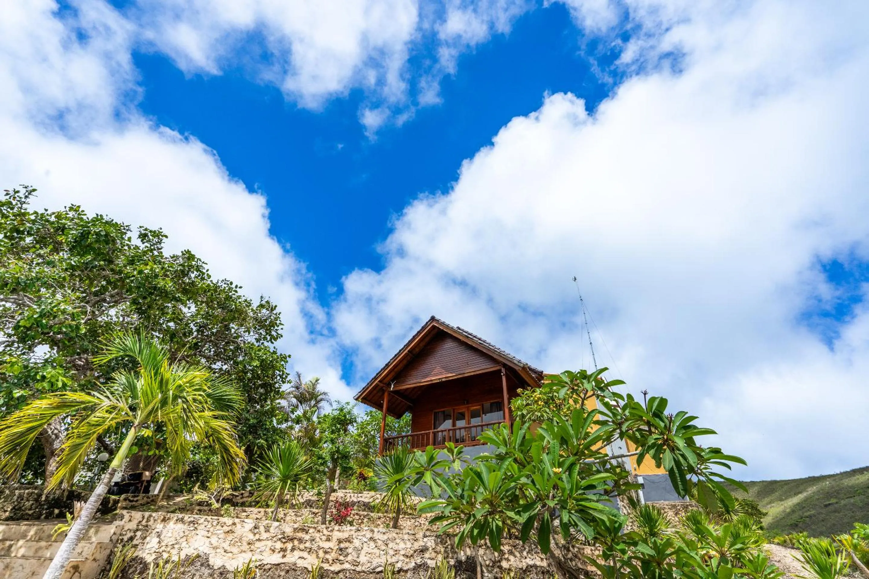 Property building in Nusa Penida Pini Sentana