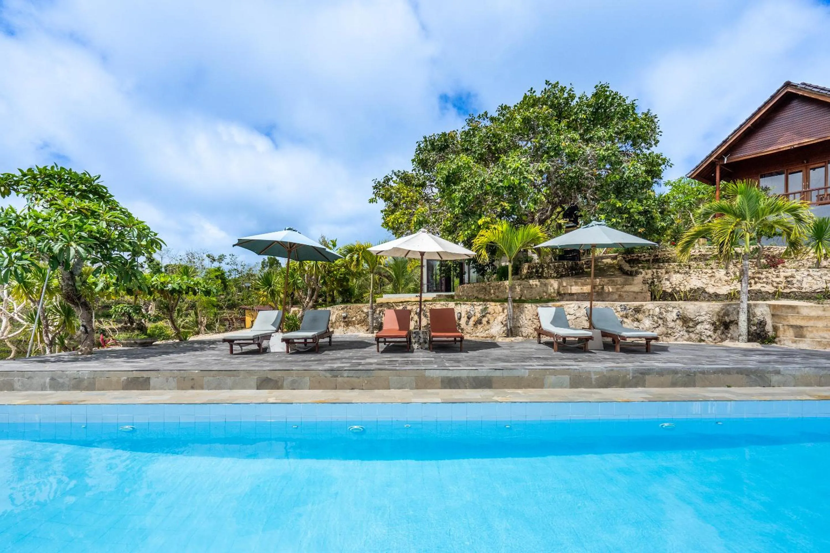 Property building in Nusa Penida Pini Sentana