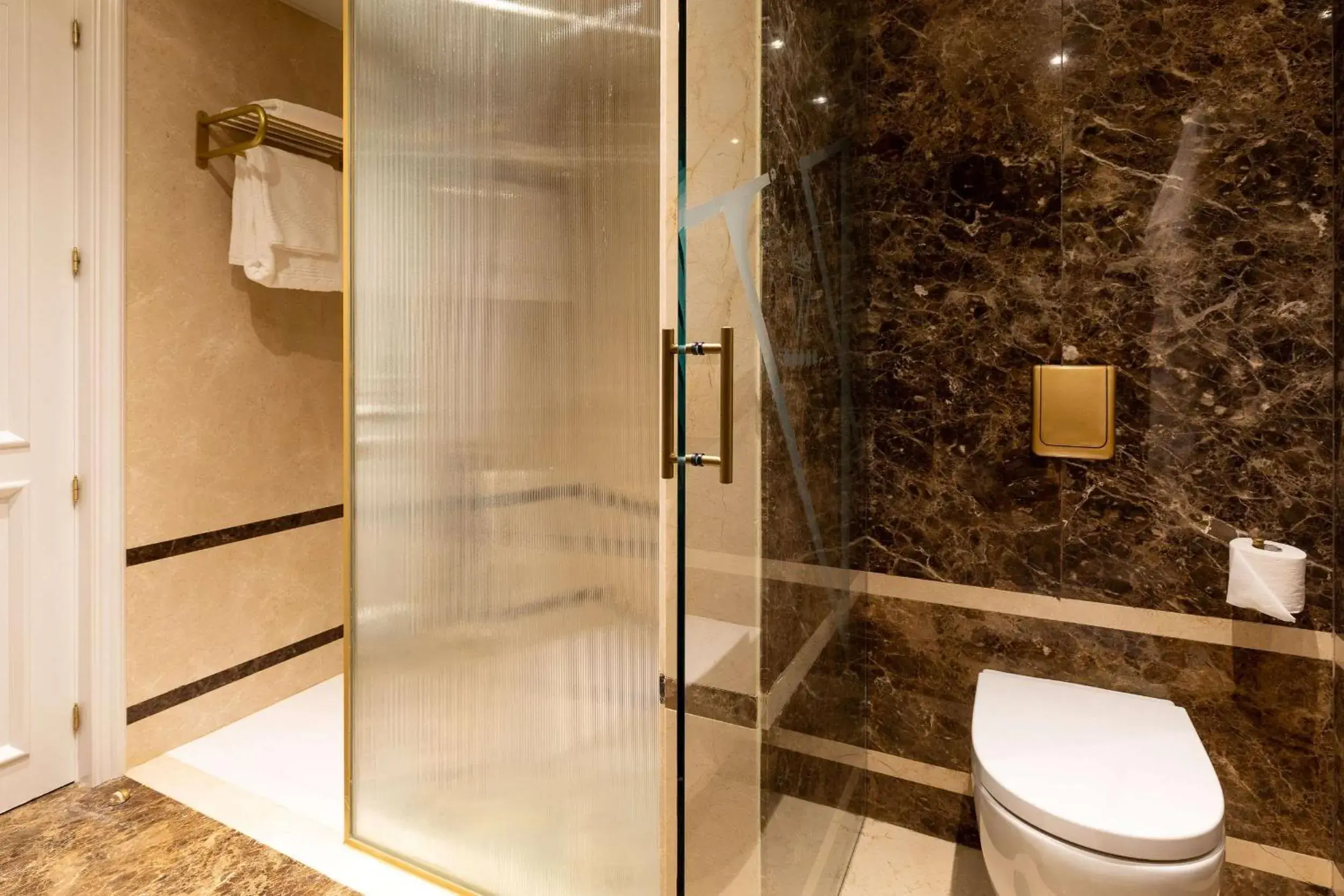 Bathroom in Wellington Hotel & Spa Madrid Bathroom in Wellington Hotel & Spa Madrid