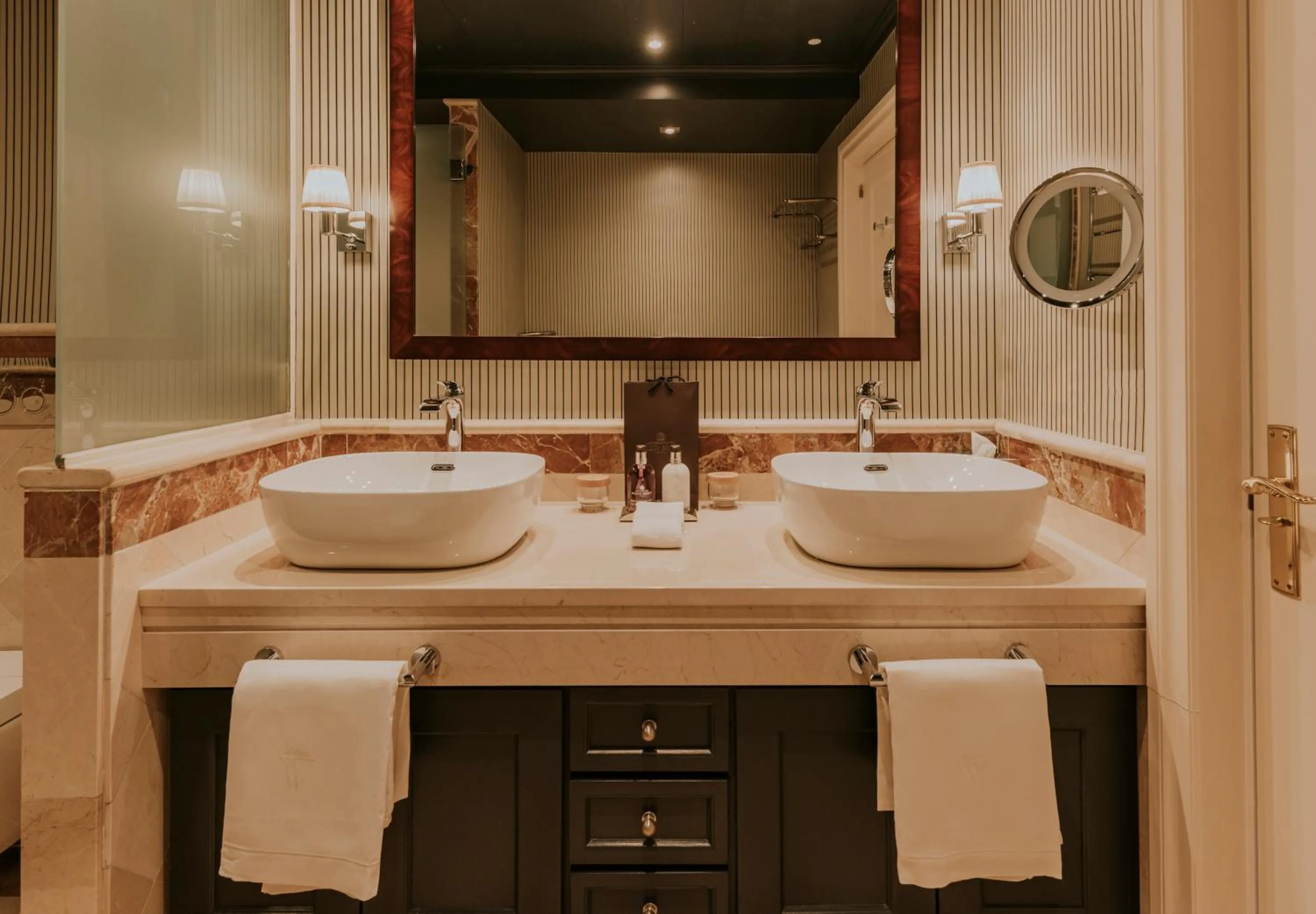 Bathroom in Wellington Hotel & Spa Madrid