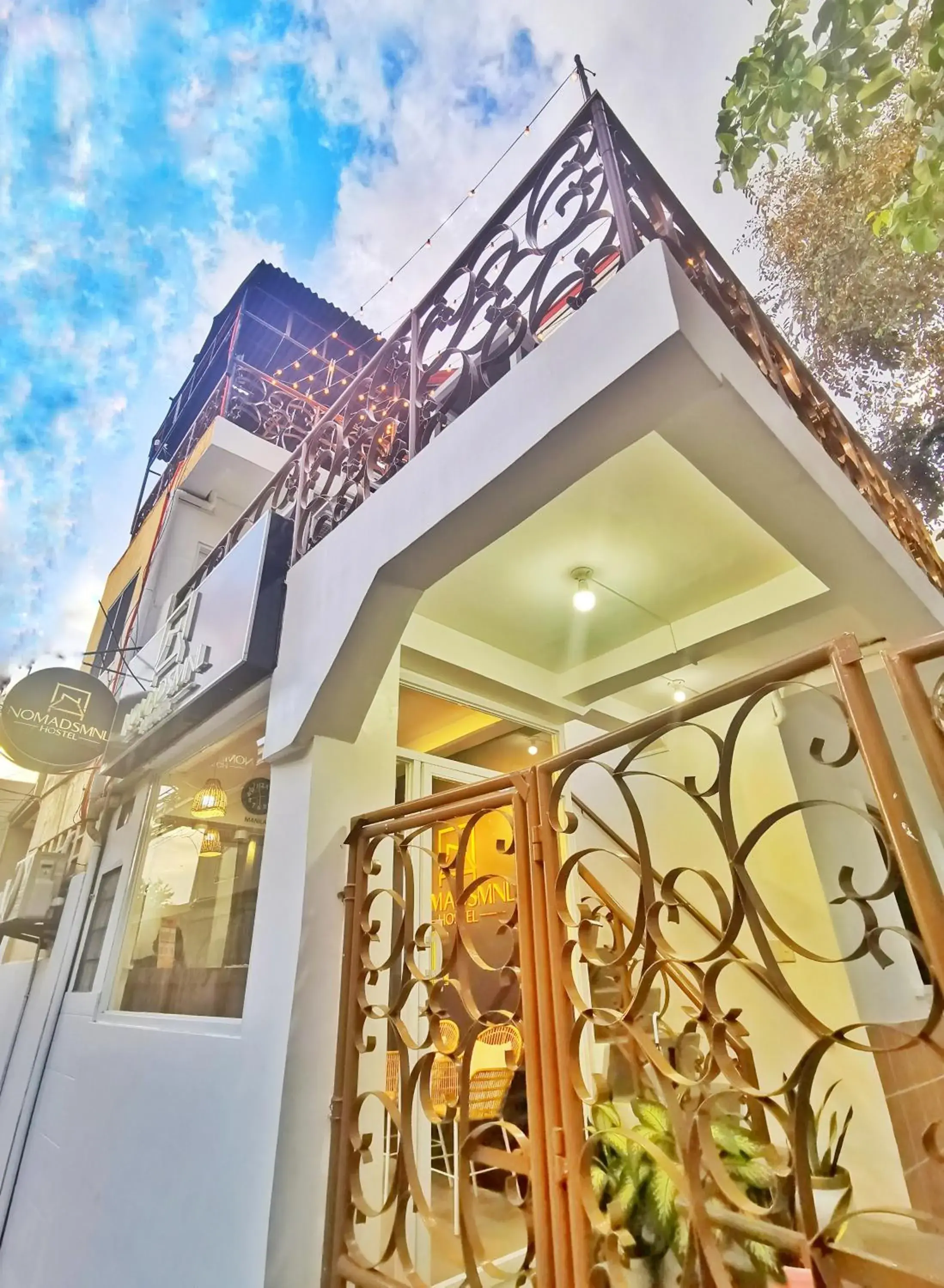 Property building in NomadsMNL Airport Hostel Property building in NomadsMNL Airport Hostel