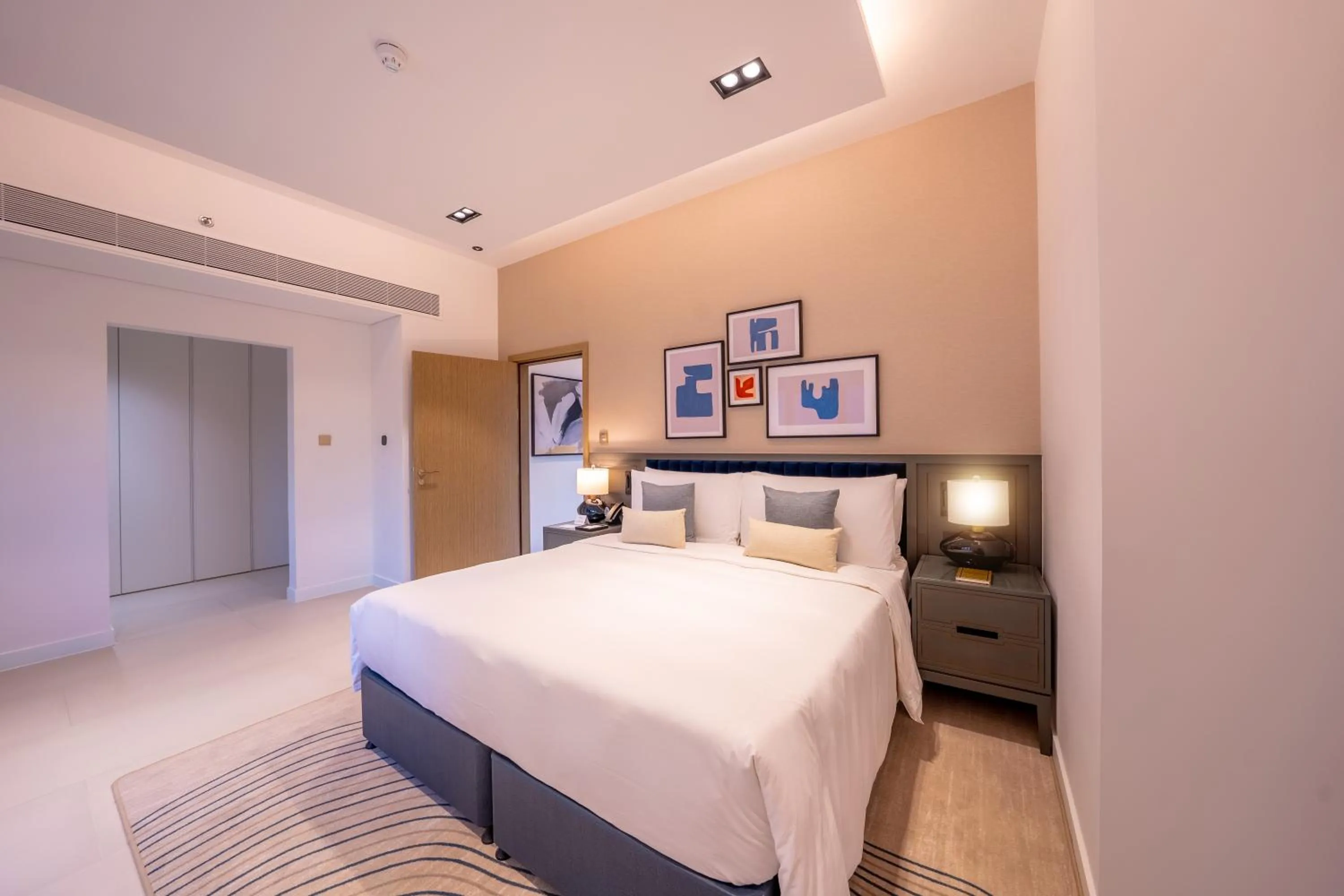 Bedroom, Bed in Cheval Maison - The Palm