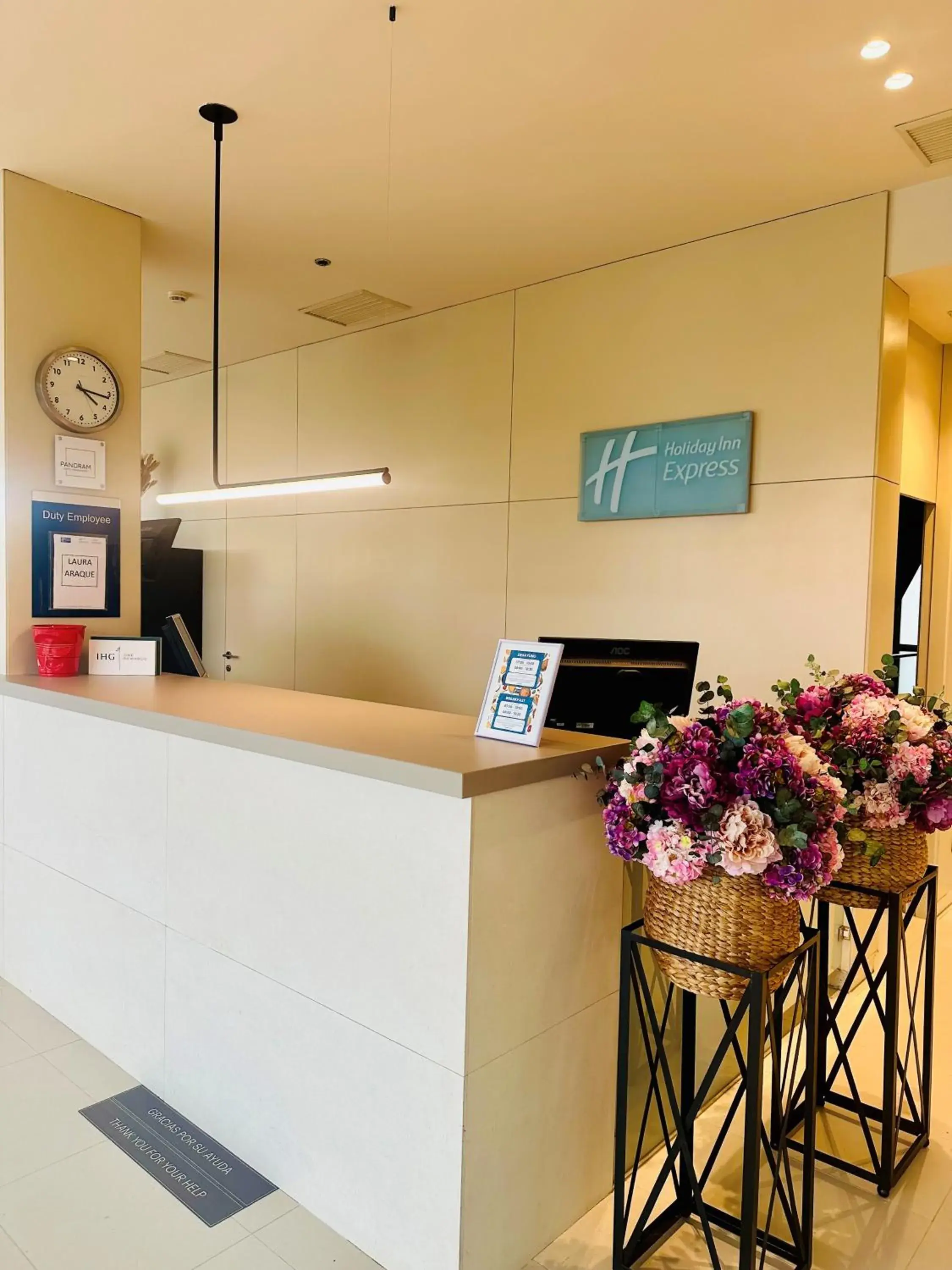 Lobby or reception in Holiday Inn Express Pamplona by IHG Lobby or reception in Holiday Inn Express Pamplona by IHG