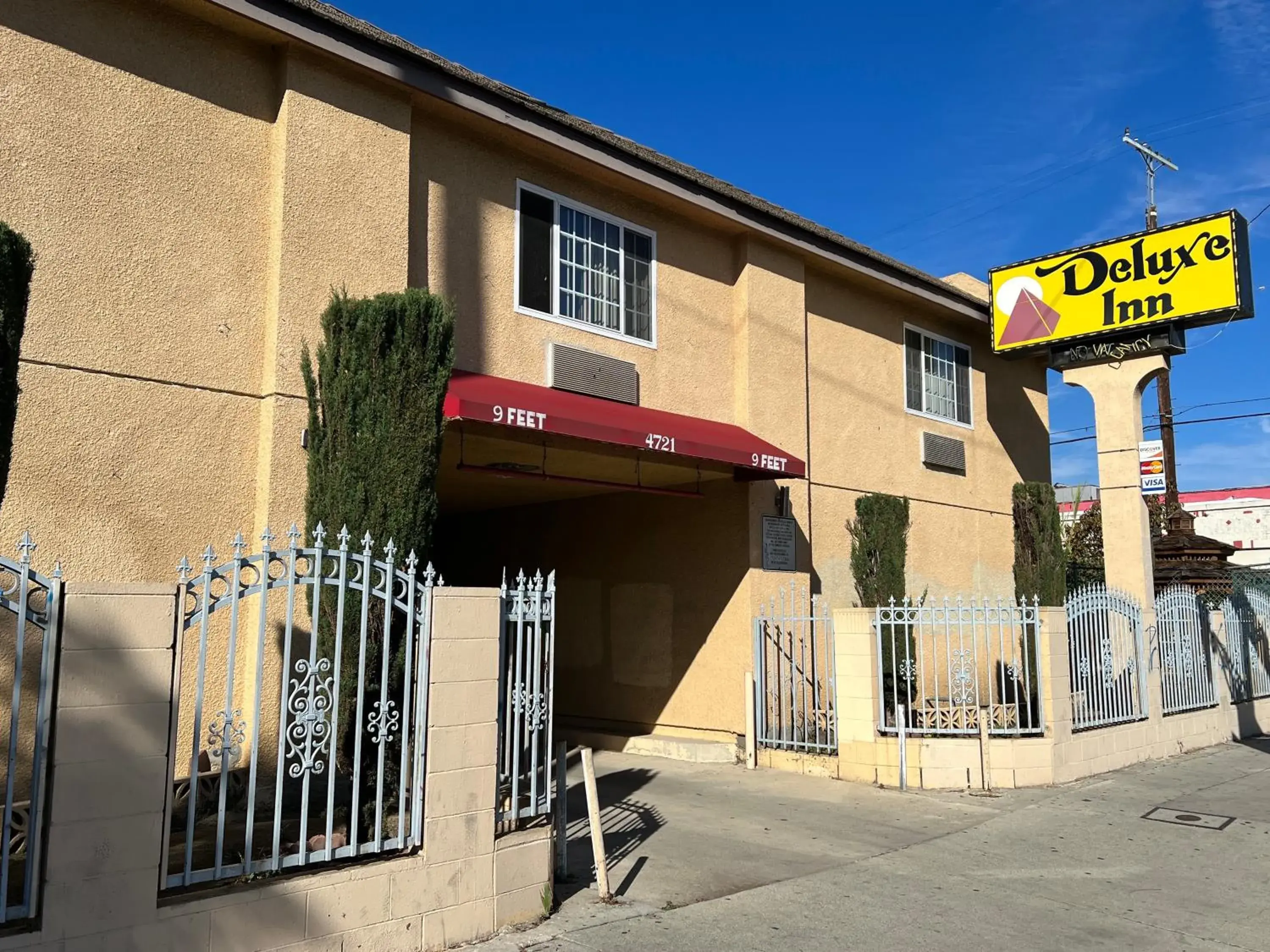 Deluxe Inn LA Deluxe Inn LA