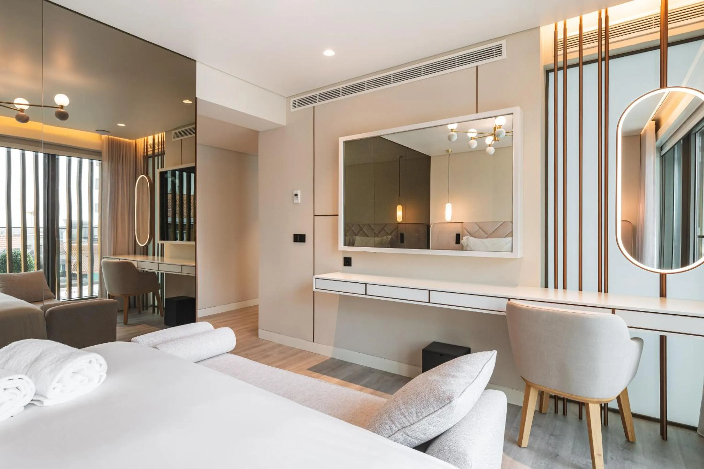 TV and multimedia, Bed in LUSTER Hotel