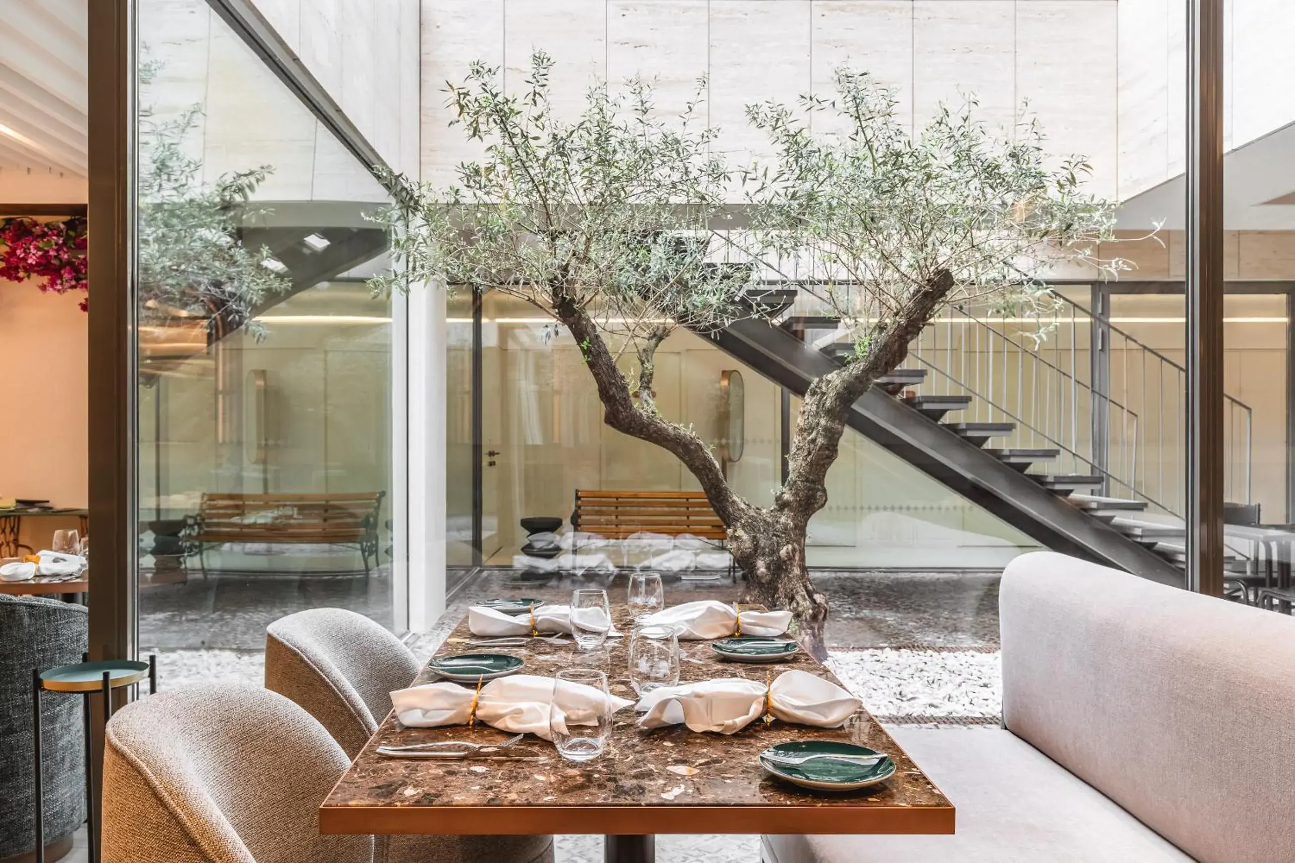 Restaurant/places to eat in LUSTER Hotel Restaurant/places to eat in LUSTER Hotel