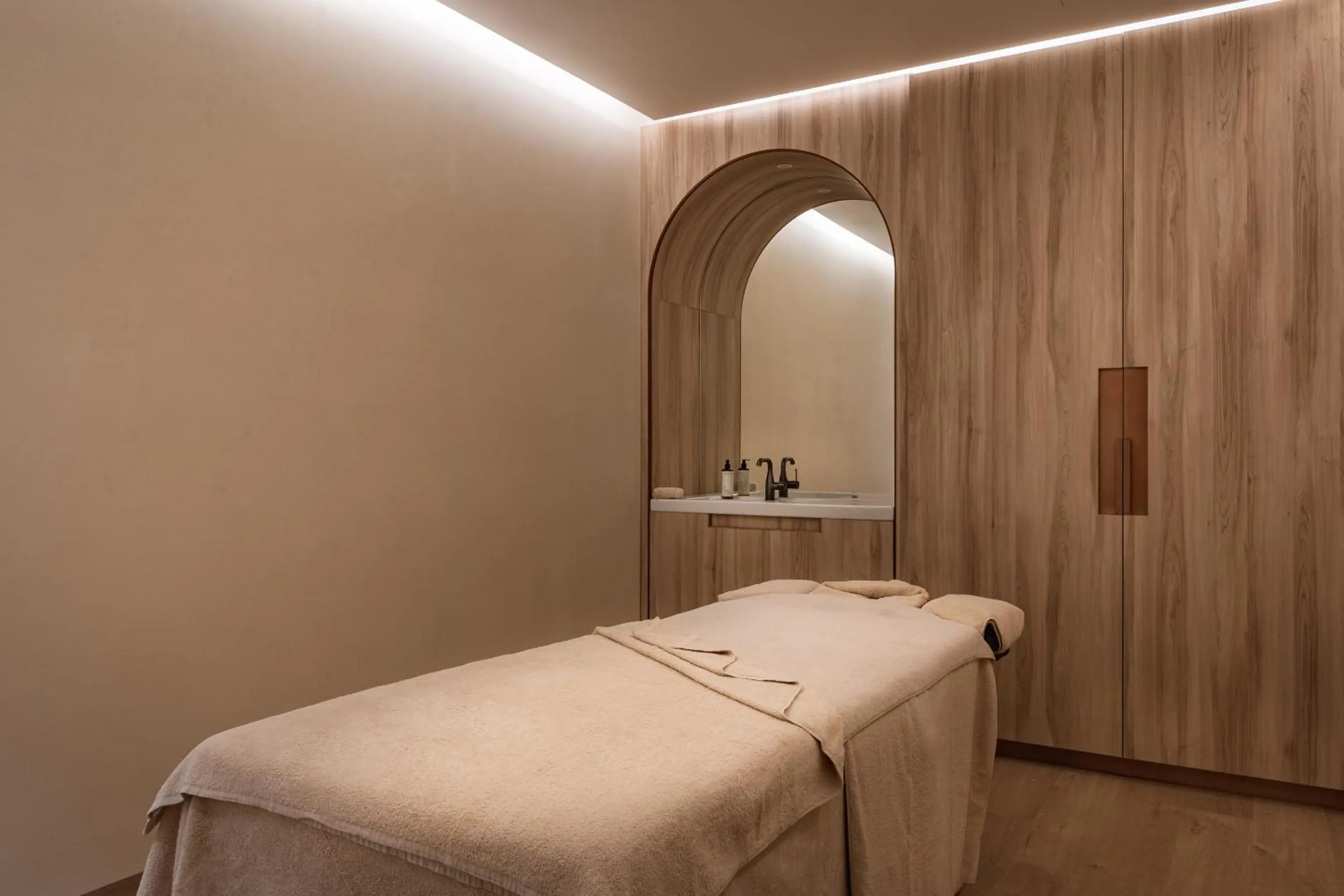 Spa and wellness centre/facilities in LUSTER Hotel