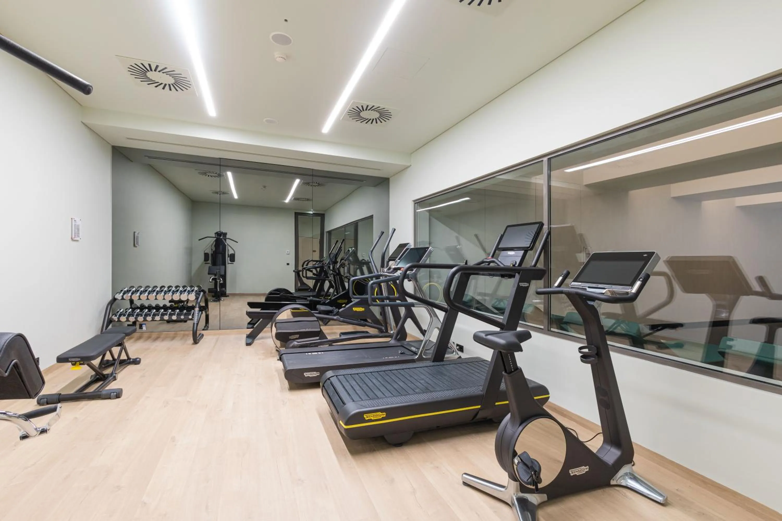 Fitness centre/facilities in LUSTER Hotel