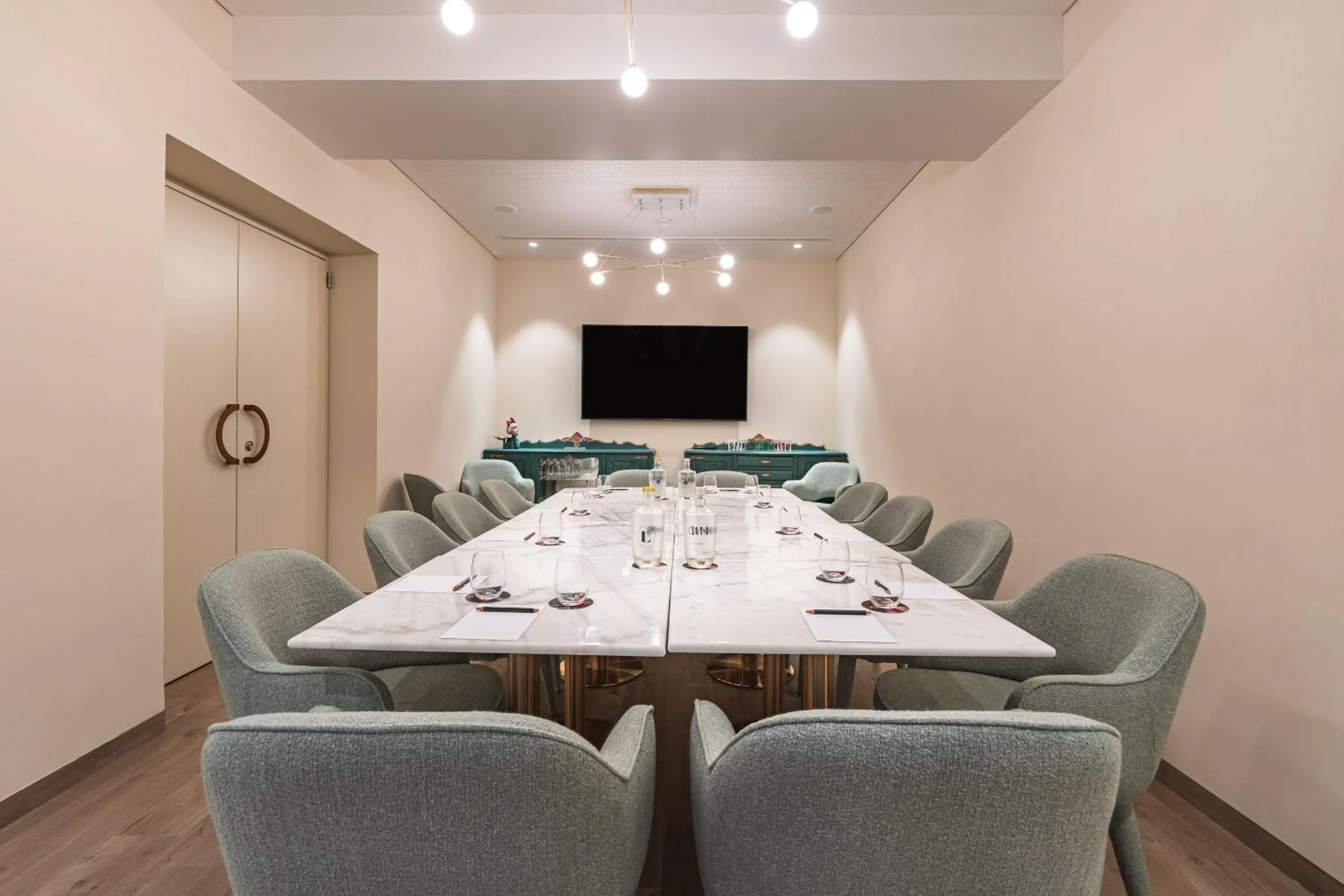 Meeting/conference room in LUSTER Hotel