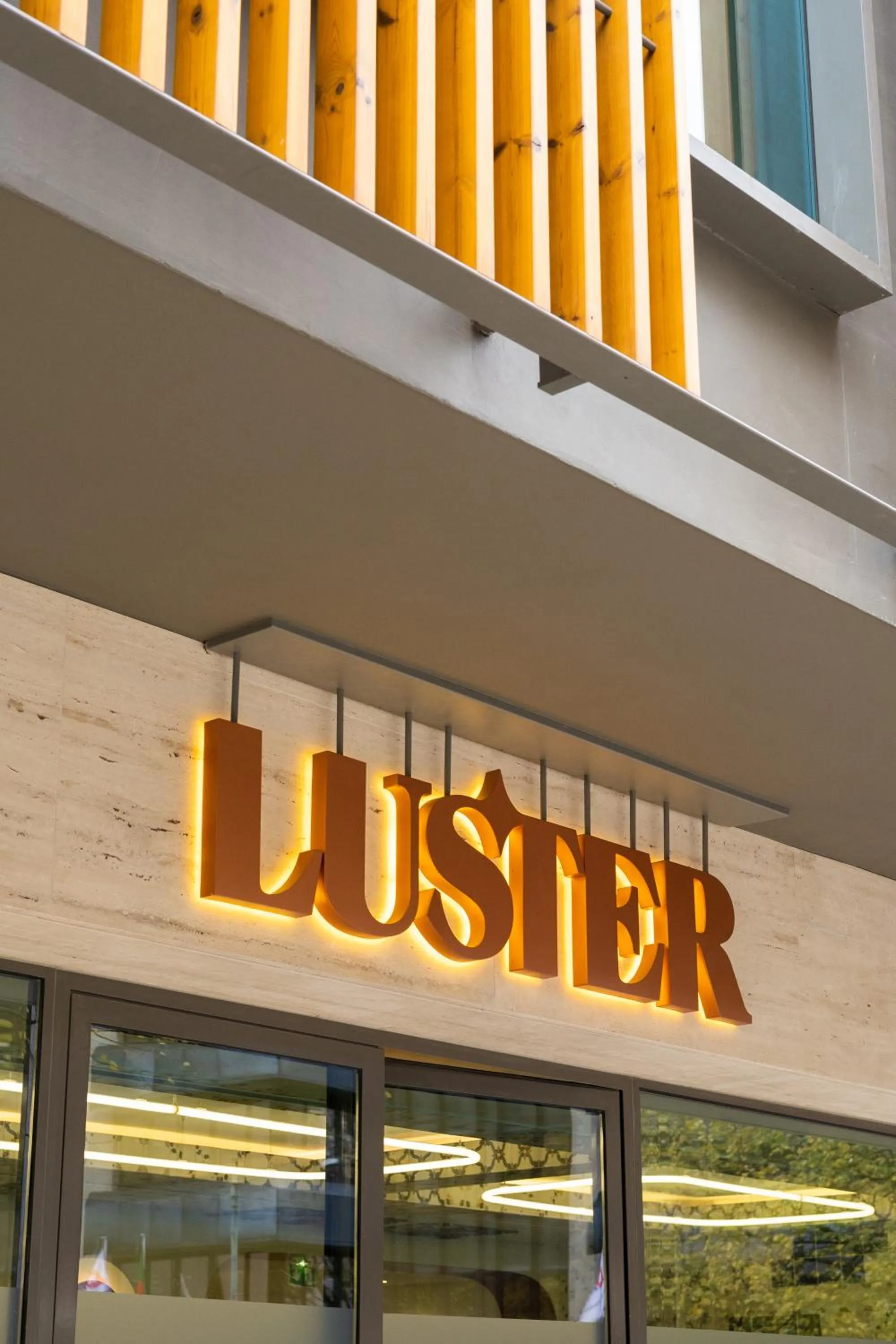 Facade/entrance in LUSTER Hotel