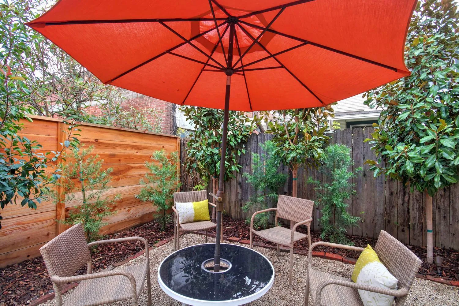 Charming 2Bed French Colonial Apartment in Desirable Midtown Sacramento