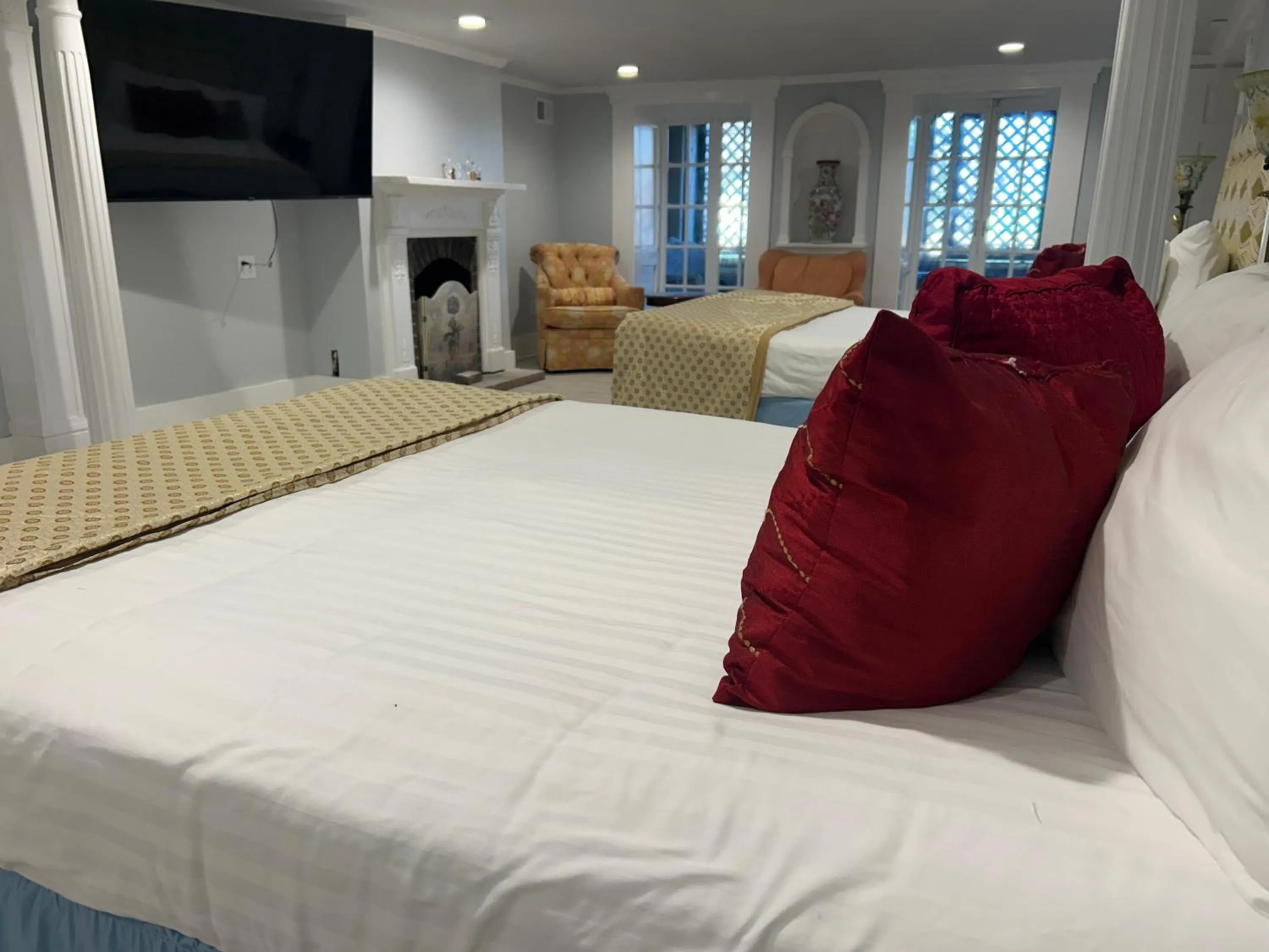 Photo of the whole room, Bed in The Inn at Cedar Grove