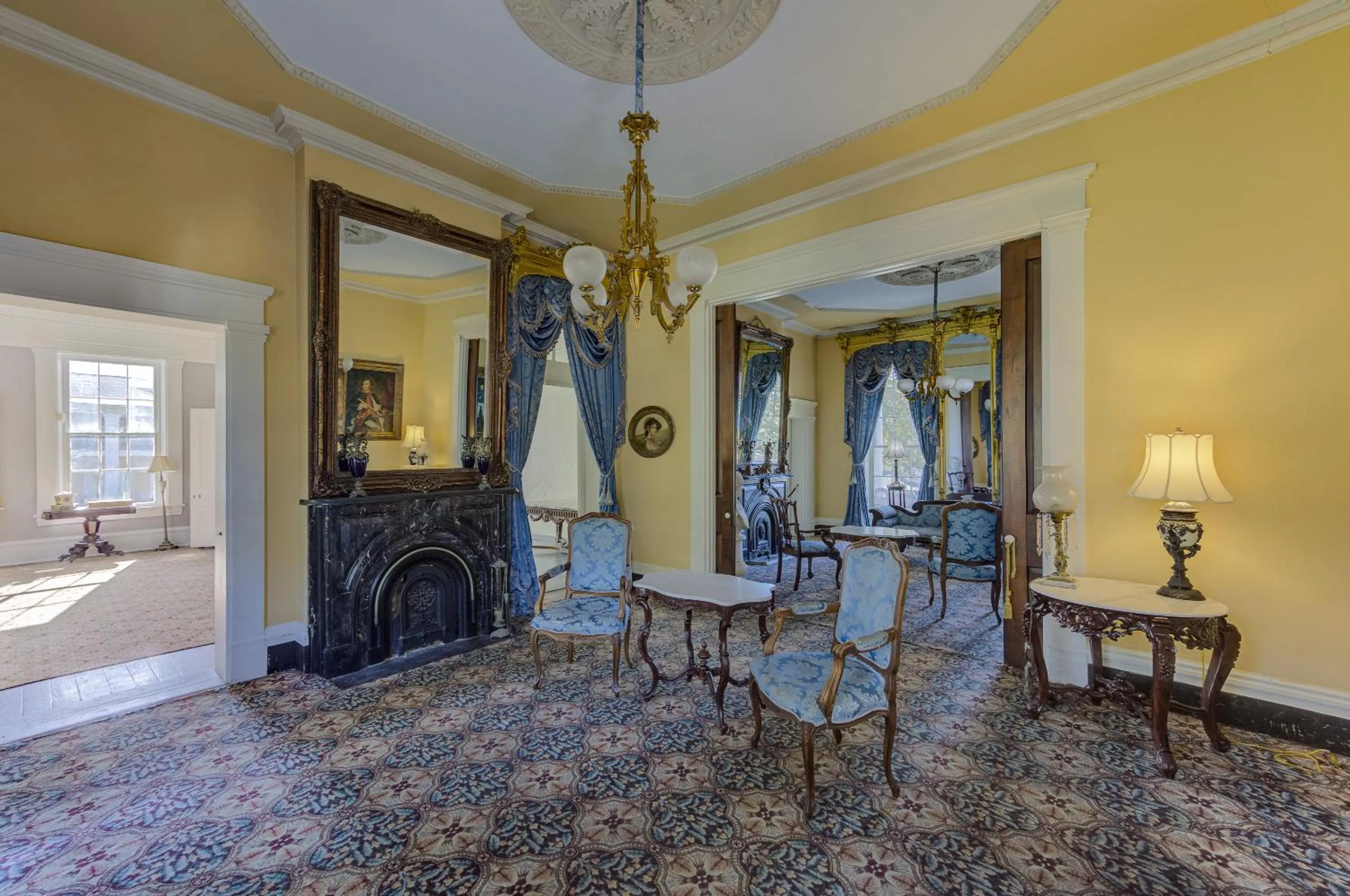 Living room in The Inn at Cedar Grove