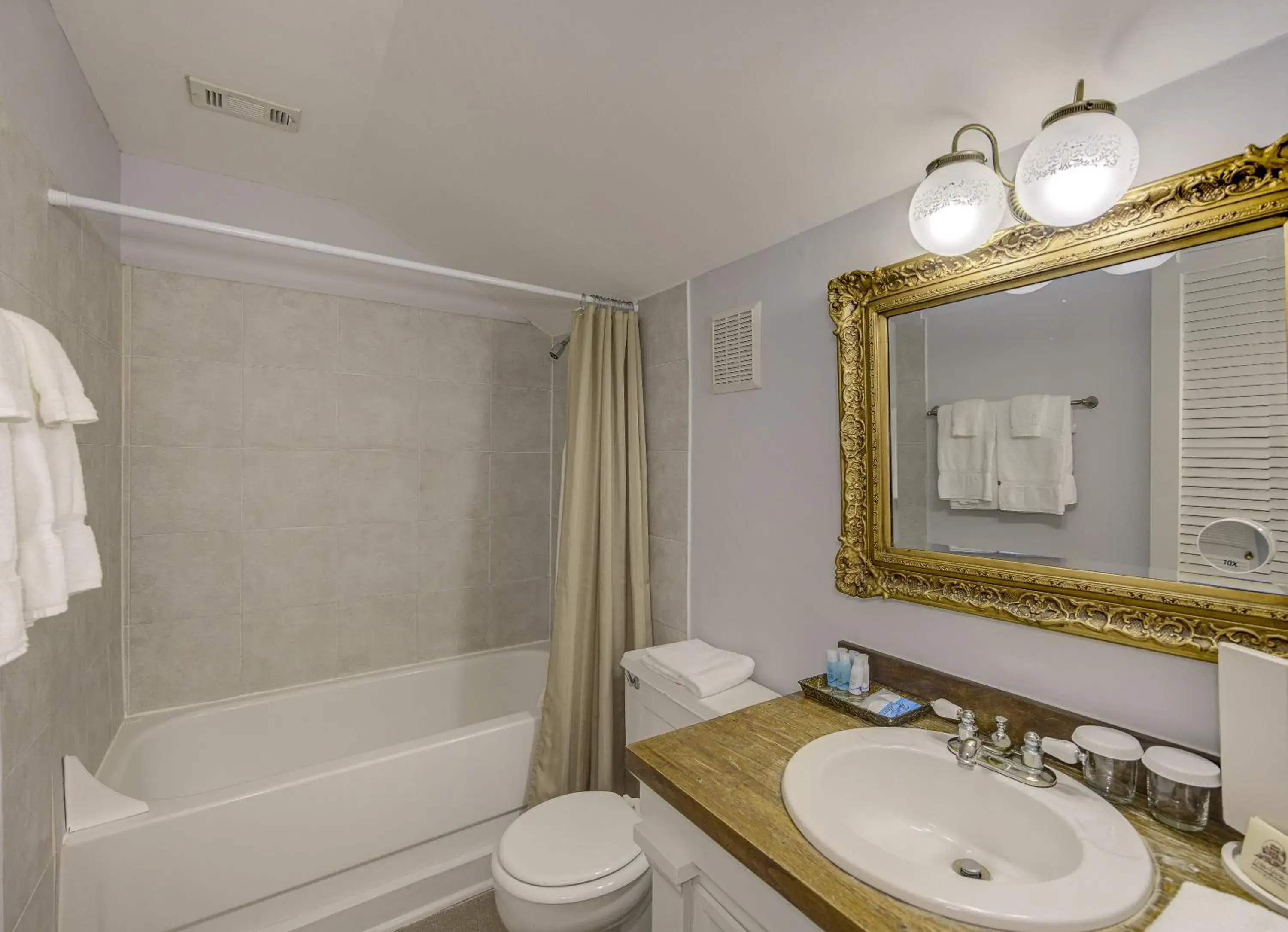 Bathroom in The Inn at Cedar Grove Bathroom in The Inn at Cedar Grove