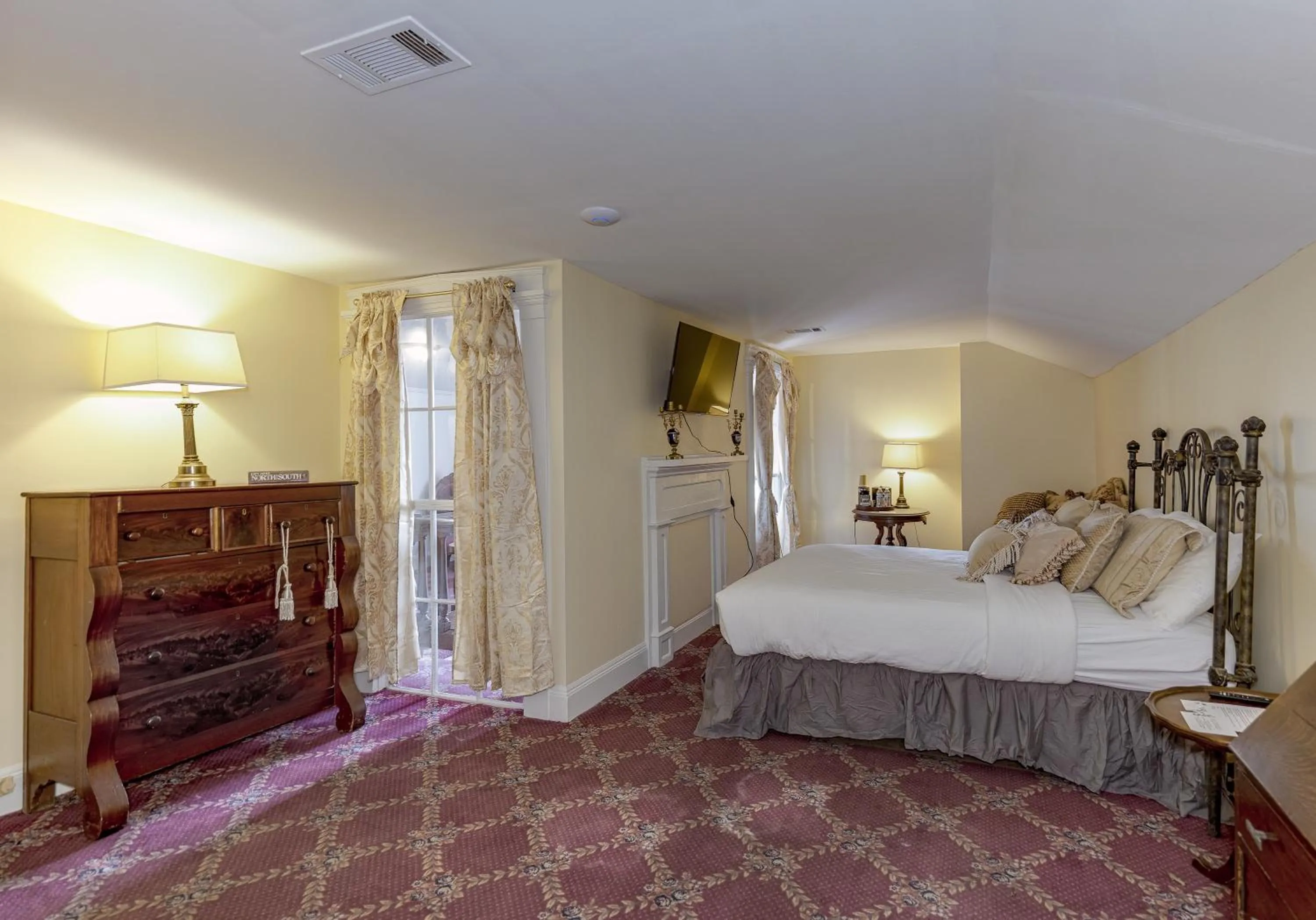 Bedroom, Bed in The Inn at Cedar Grove