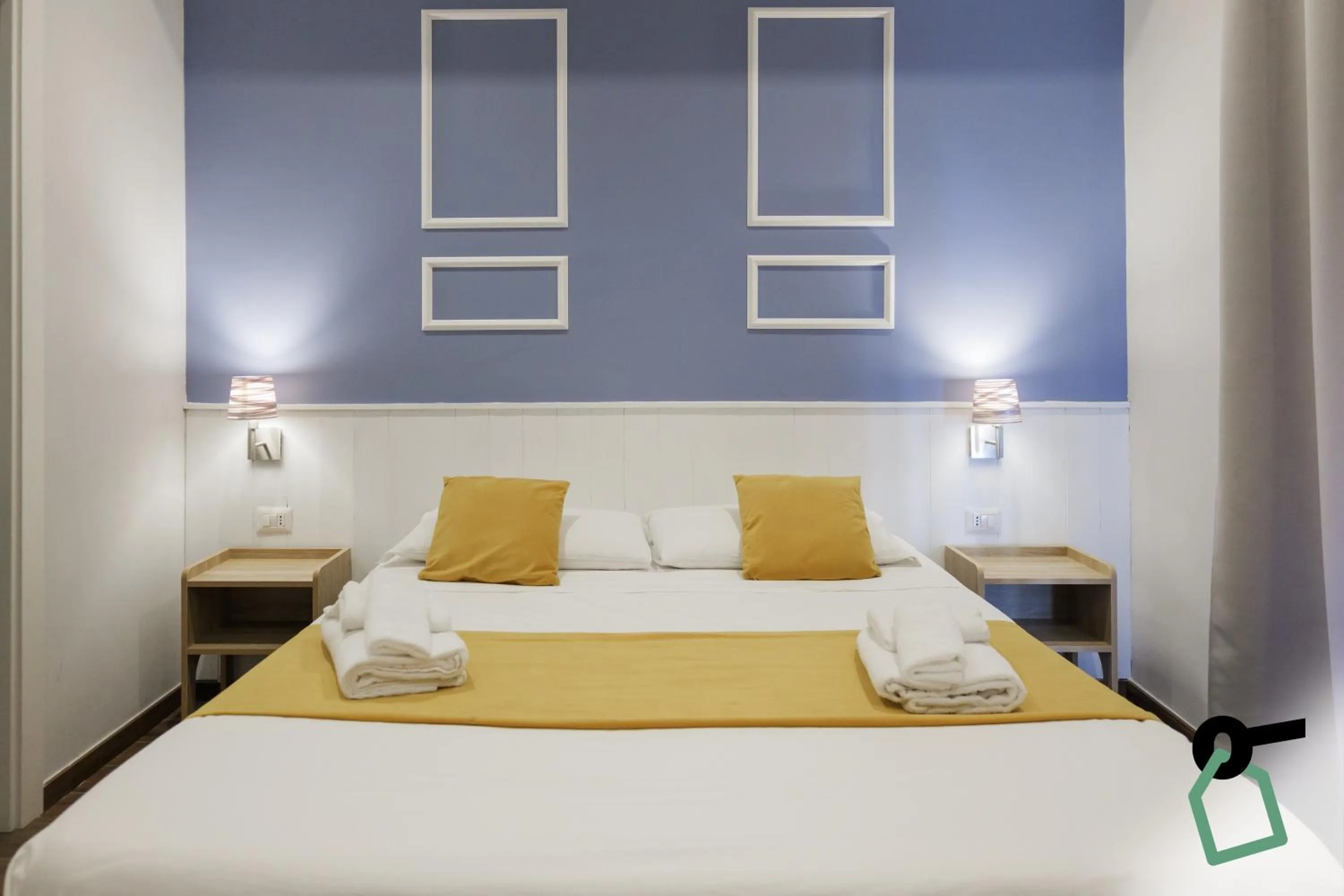 Bedroom, Bed in HOTIDAY Room Collection - Napoli Botanique