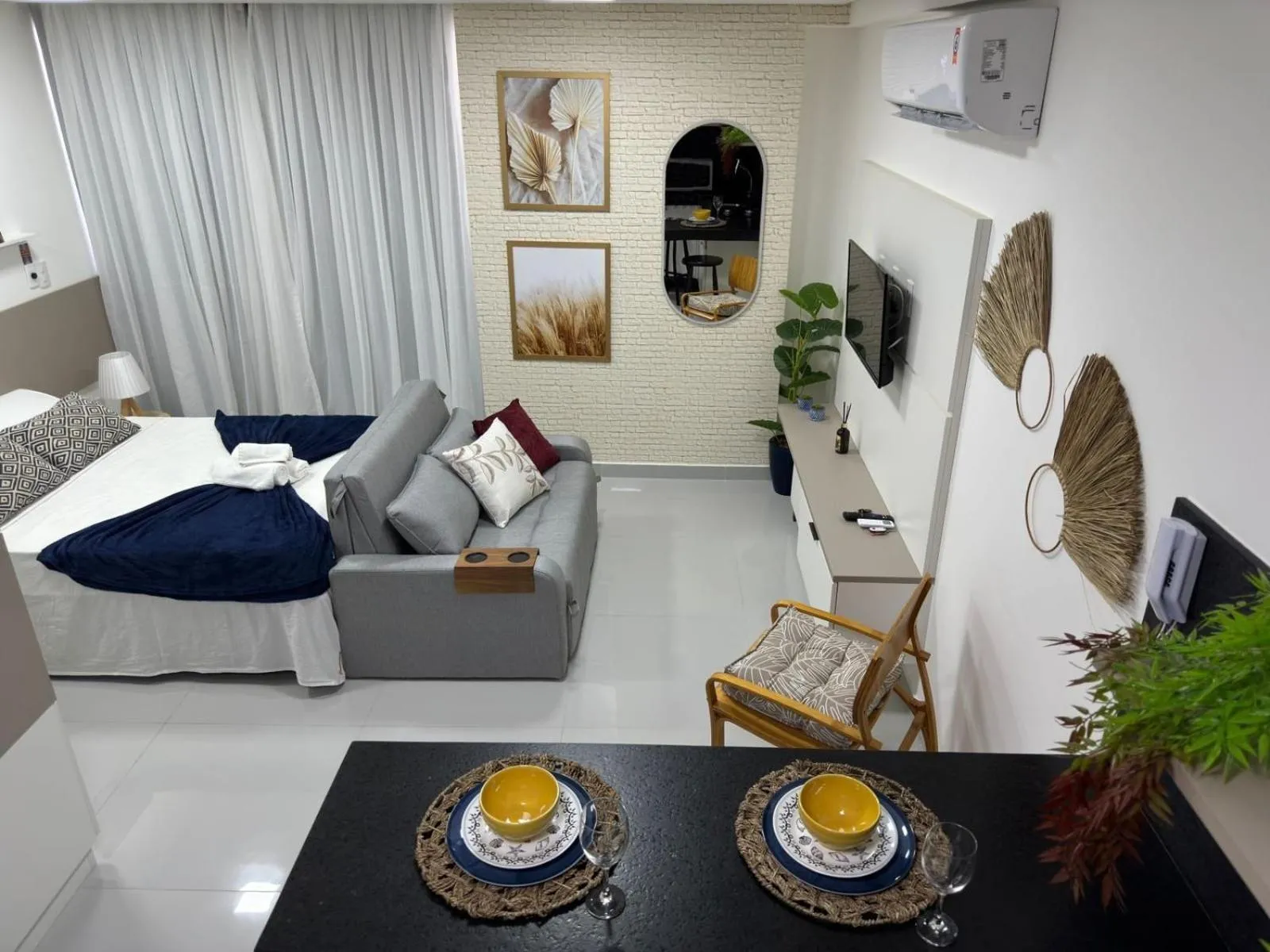 Bedroom in One Way