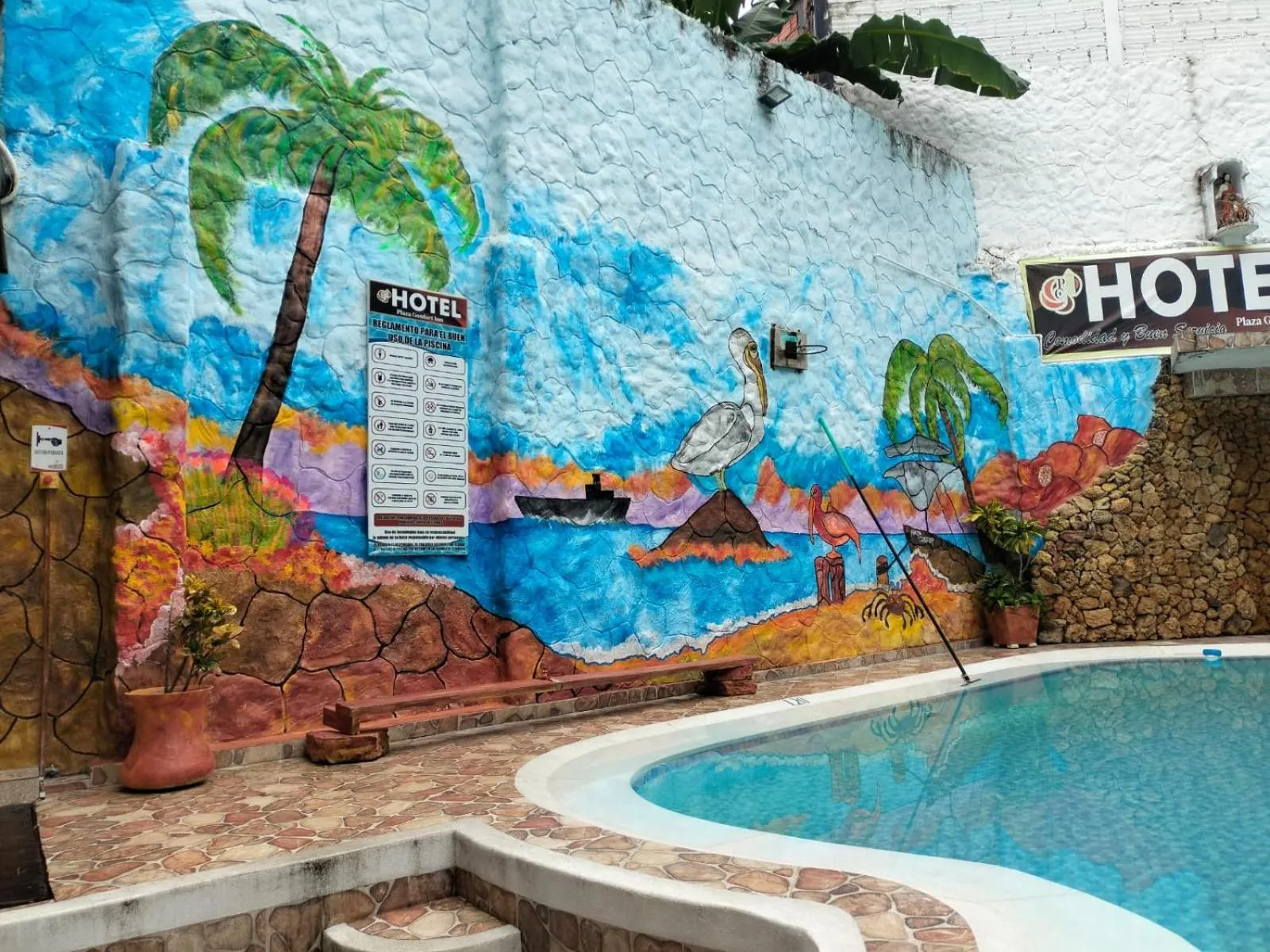 Hotel Plaza Confort Inn