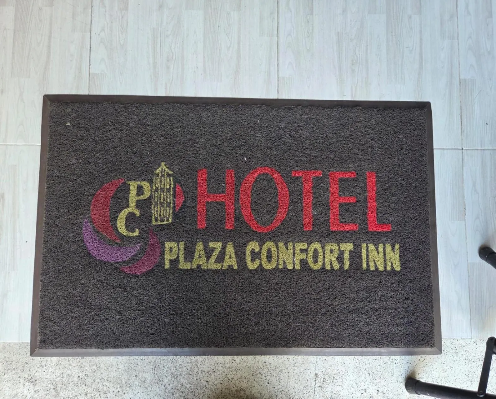 Hotel Plaza Confort Inn