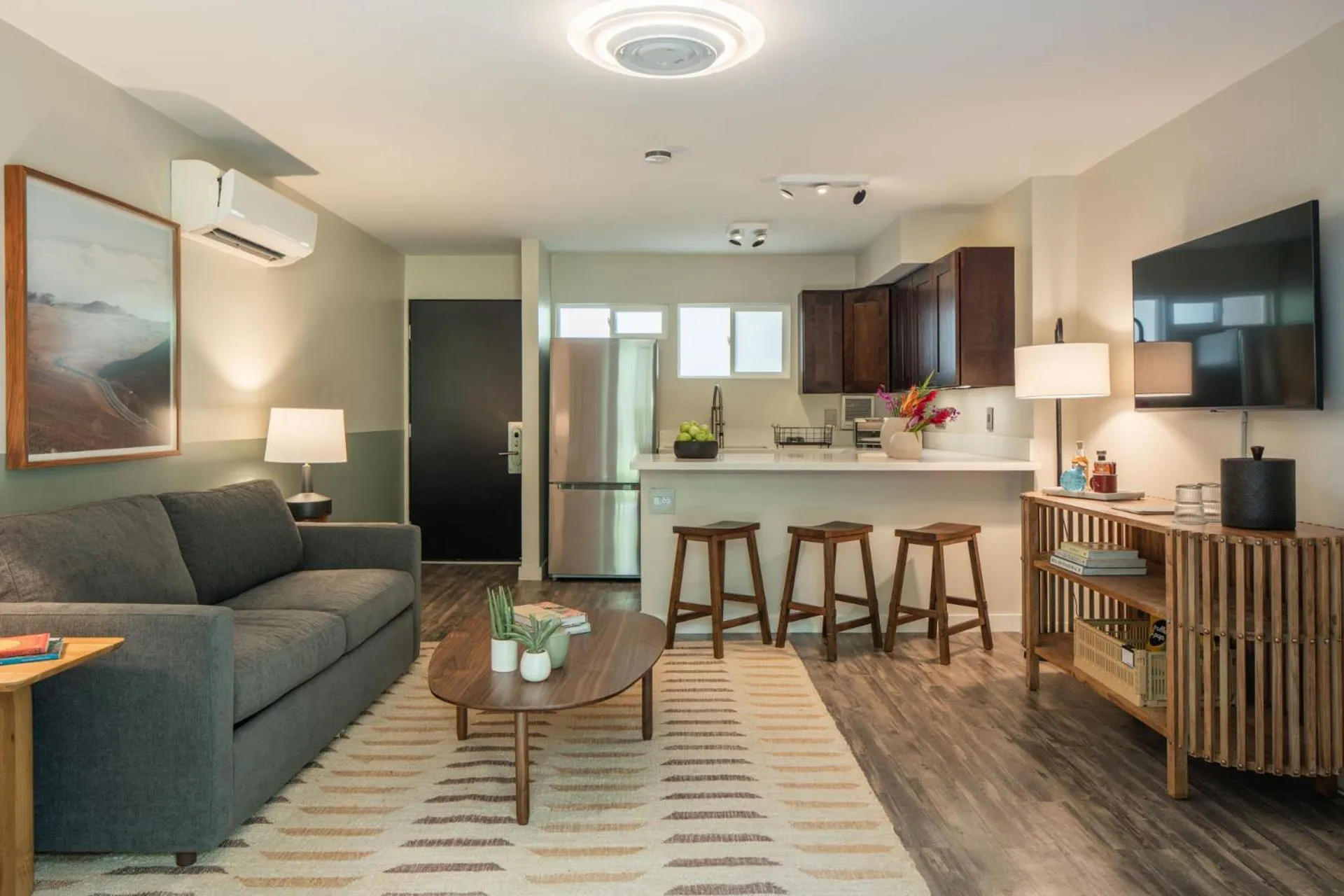 TV and multimedia in PACIFIC 19 Kona