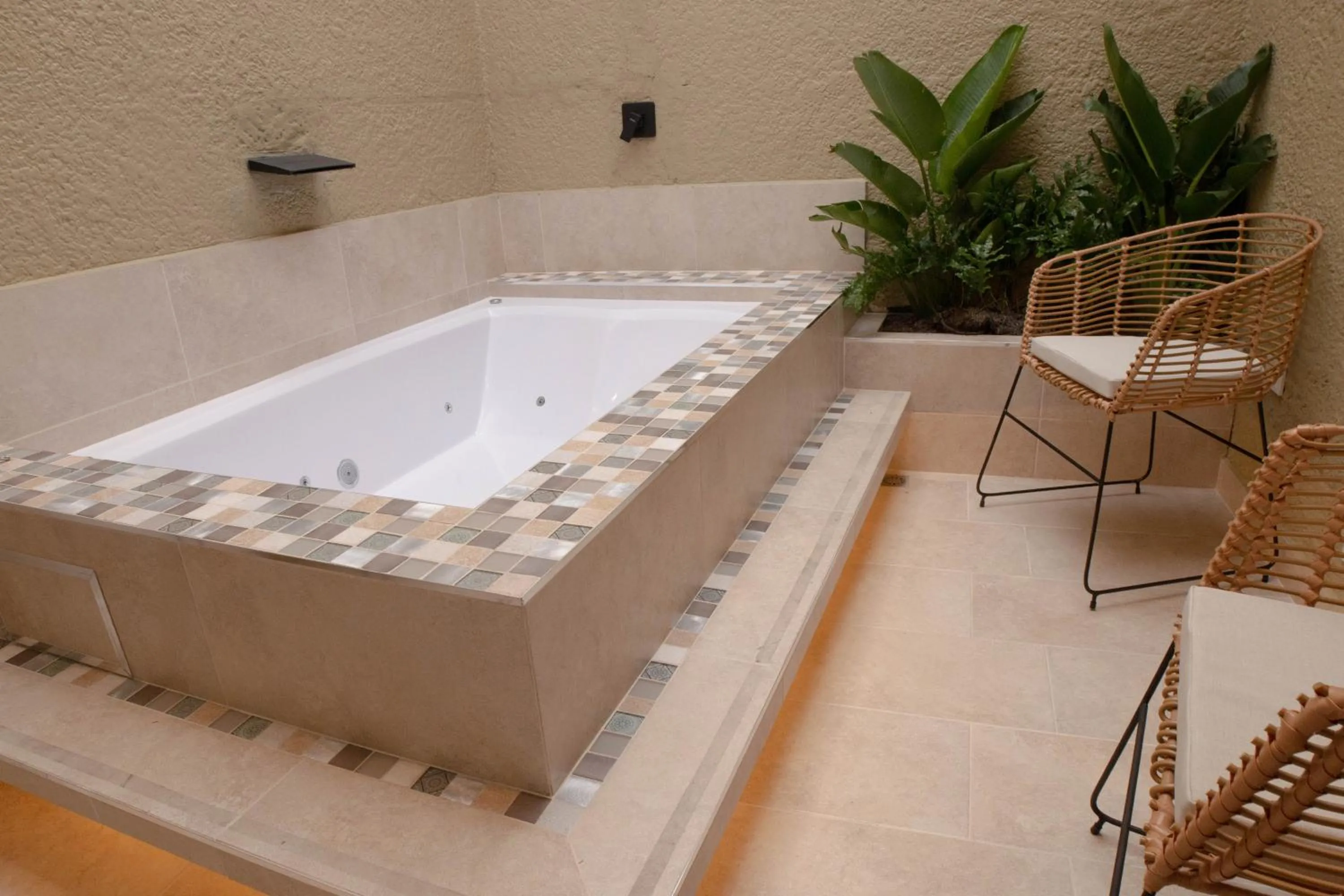 Hot Tub in La Casona Hotel Boutique