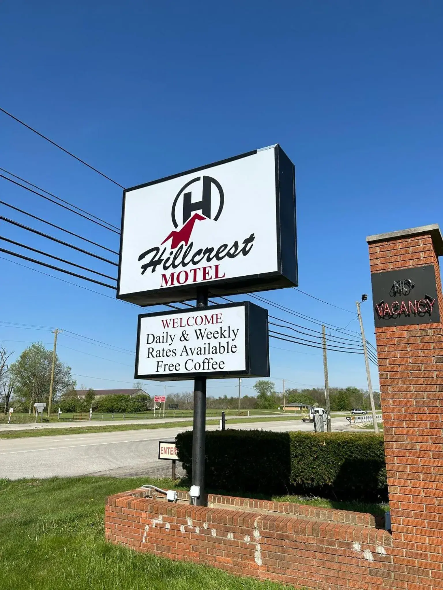 Facade/entrance in Hillcrest Motel by Oyo Aurora near Lawrenceburg Facade/entrance in Hillcrest Motel by Oyo Aurora near Lawrenceburg