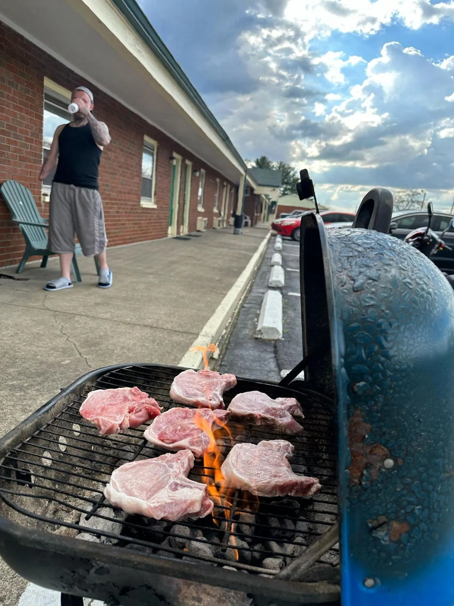 BBQ facilities in Hillcrest Motel by Oyo Aurora near Lawrenceburg