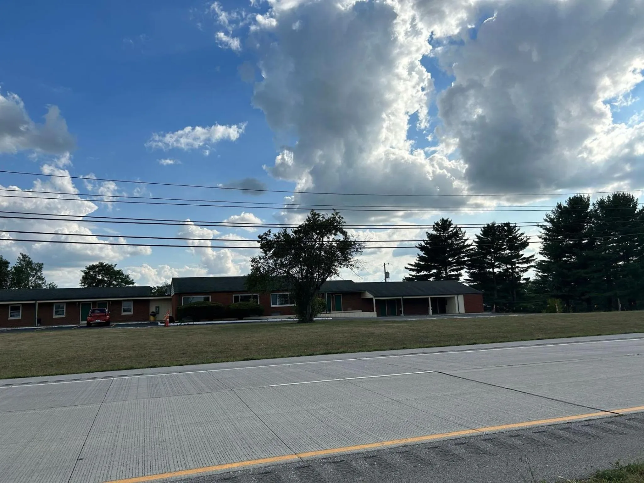 Facade/entrance in Hillcrest Motel by Oyo Aurora near Lawrenceburg