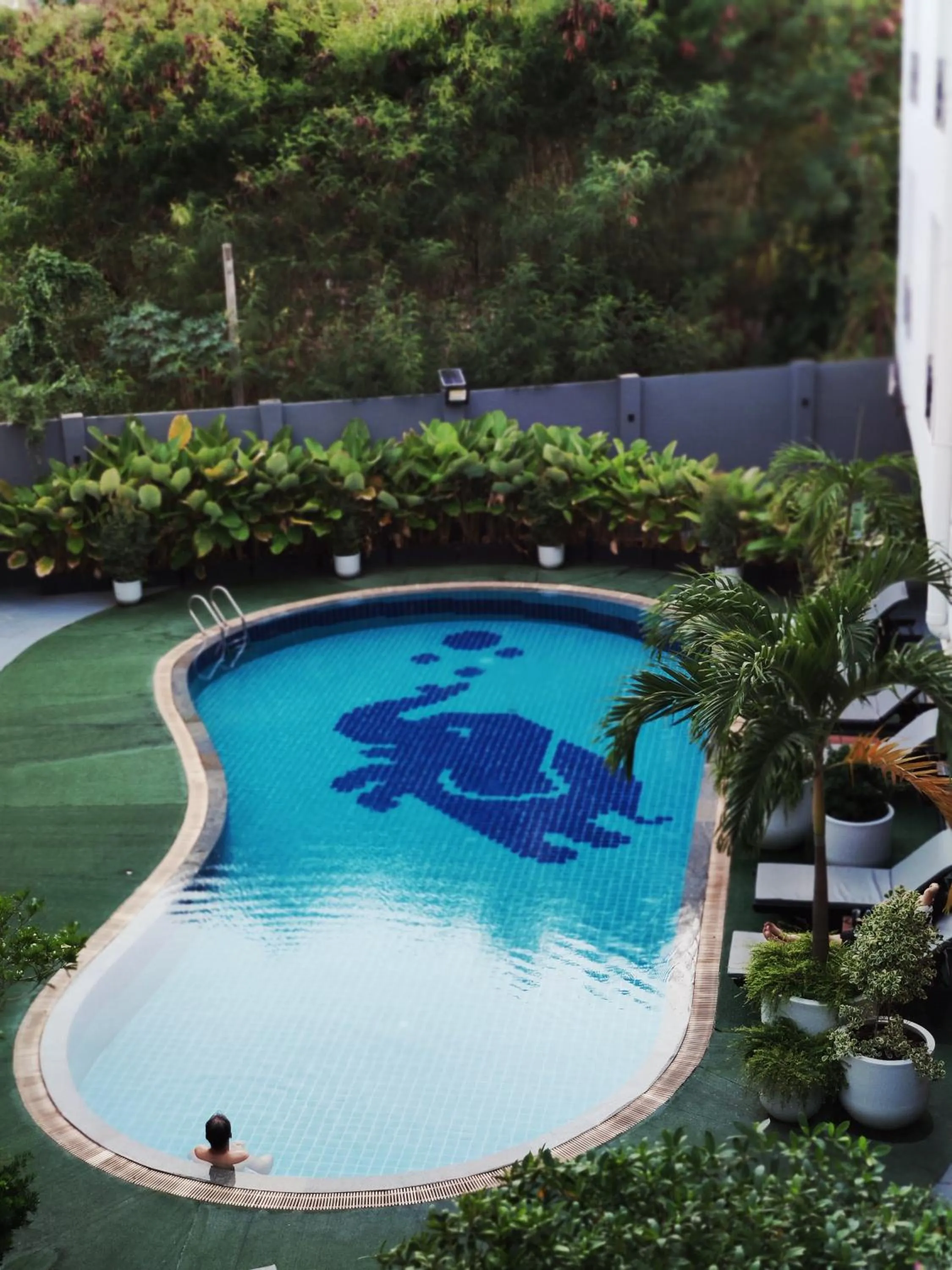 Swimming pool in The Chanthong Residence and Hotel Pattaya