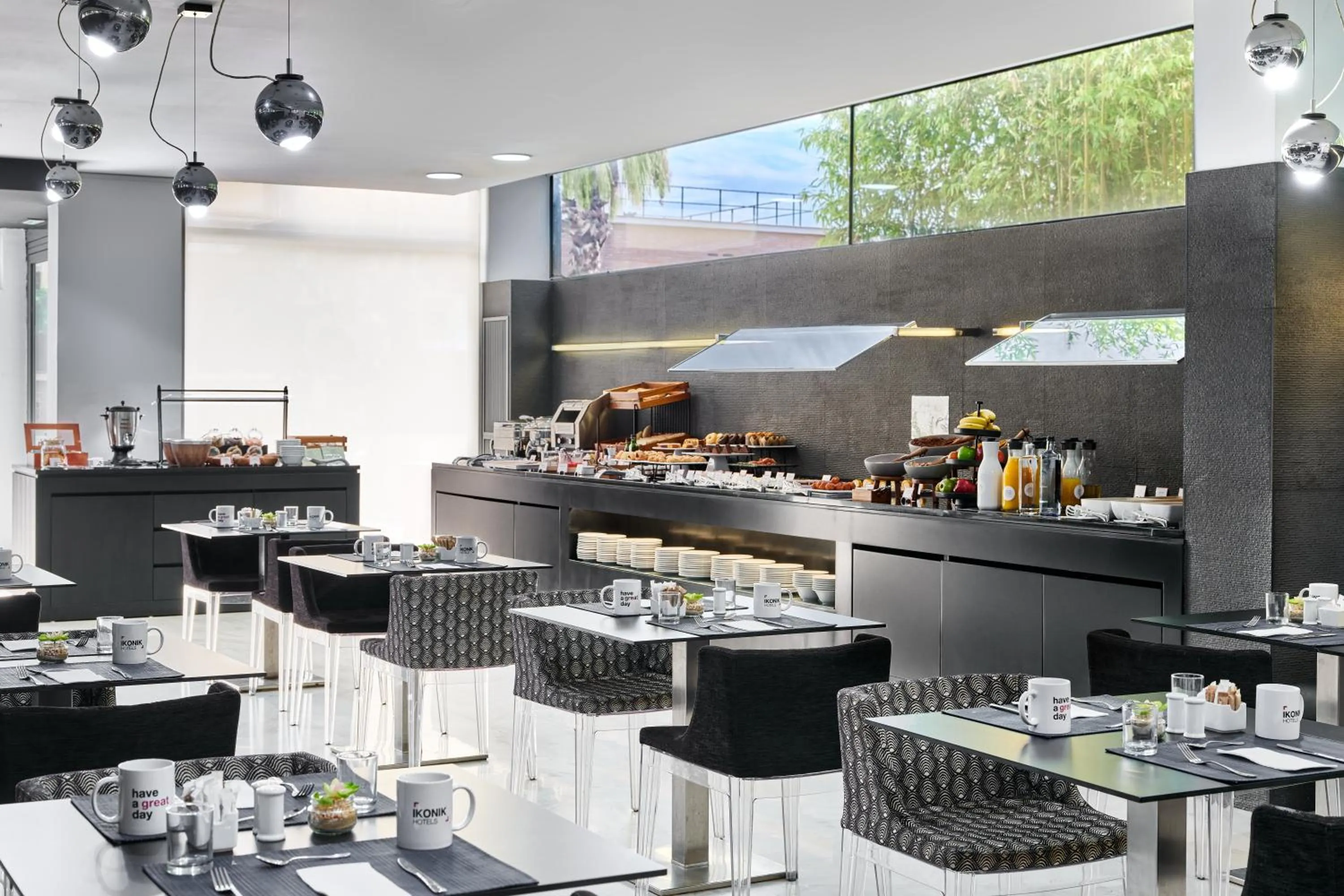 Breakfast in Ikonik Anglí